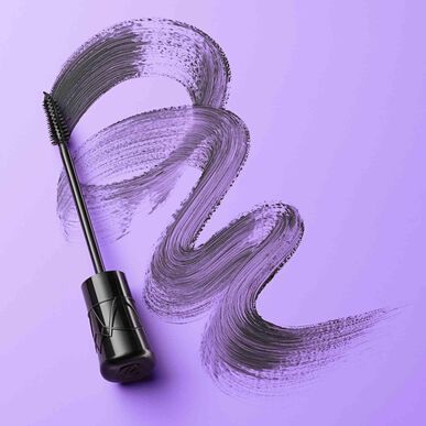 Essence Call Me Queen -ripsiväri 11,5 ml