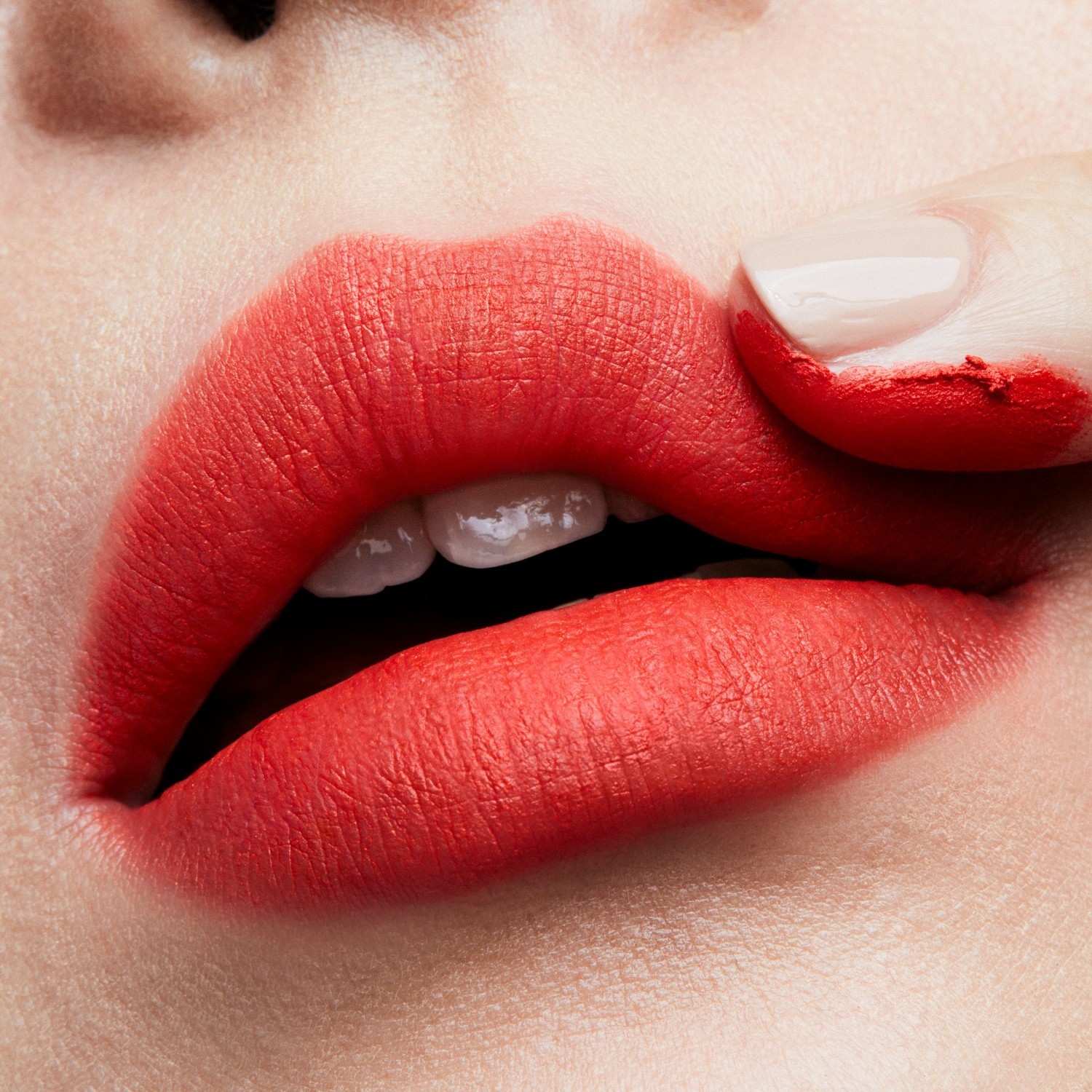 MAC Lippenstift Meet your matte powder Kiss - 3 g
