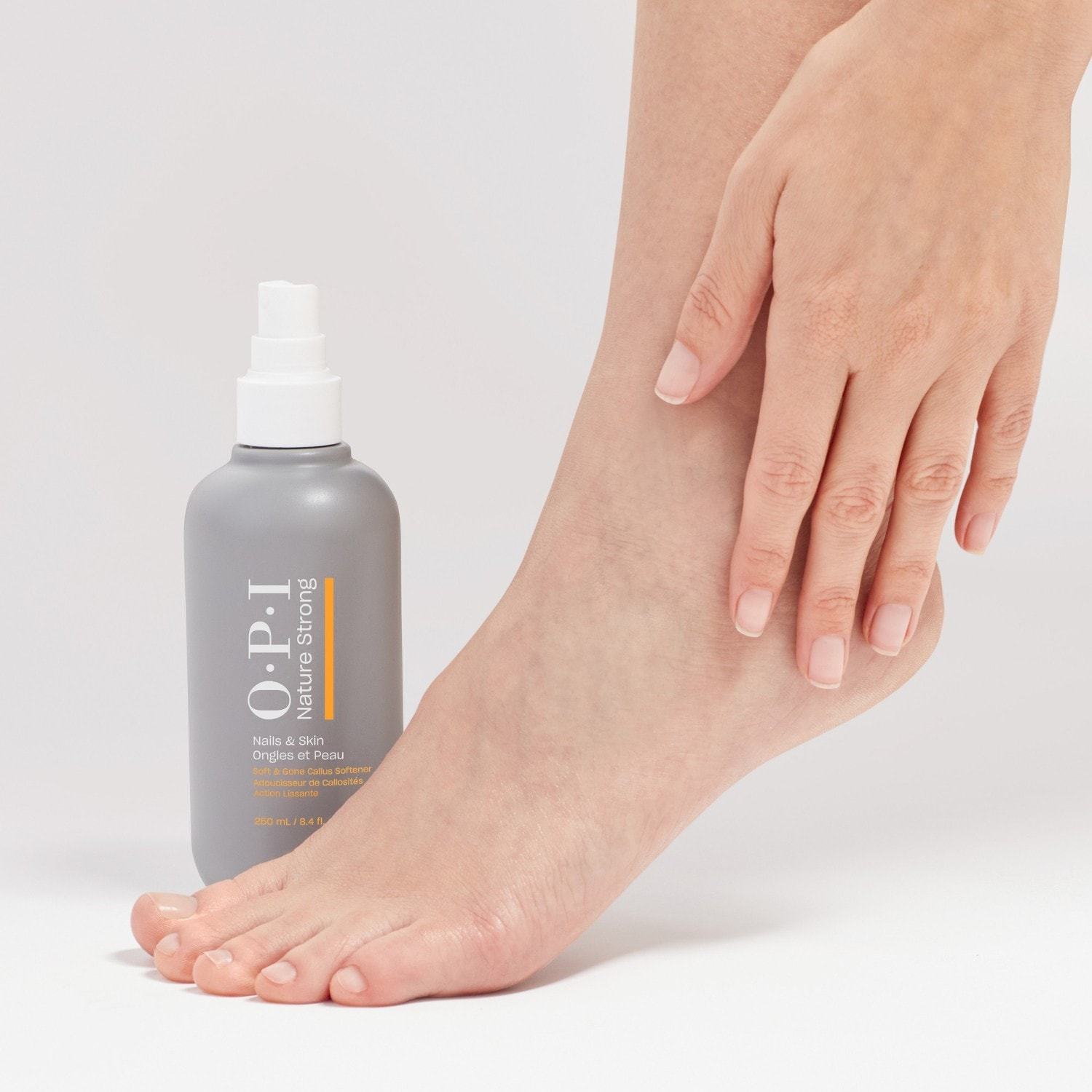 OPI rankų ir kojų priežiūros priemonė „Nature Strong“ nuospaudų valiklis – 250 ml