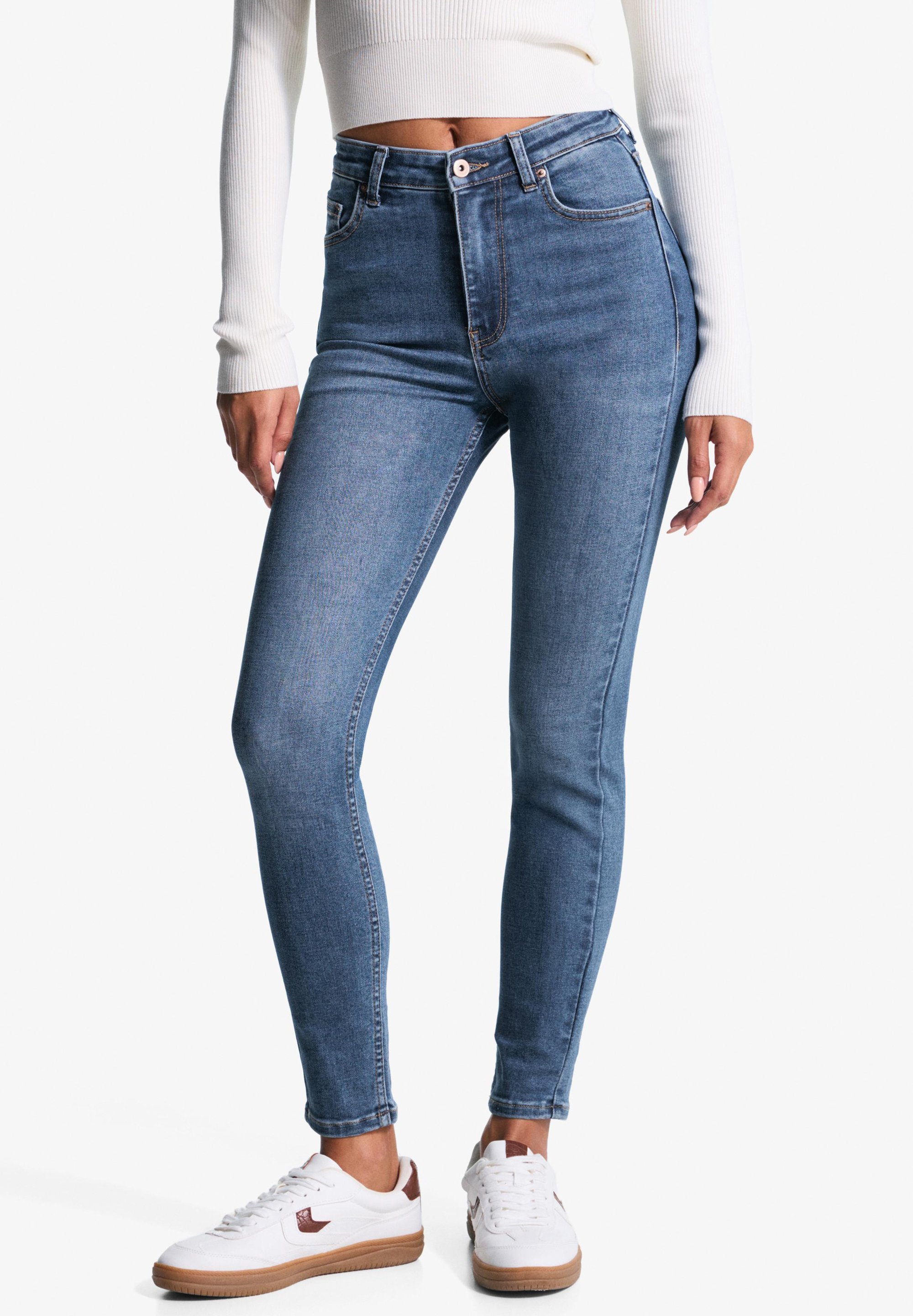 Džíny Bershka Skinny Fit - světle modrý denim