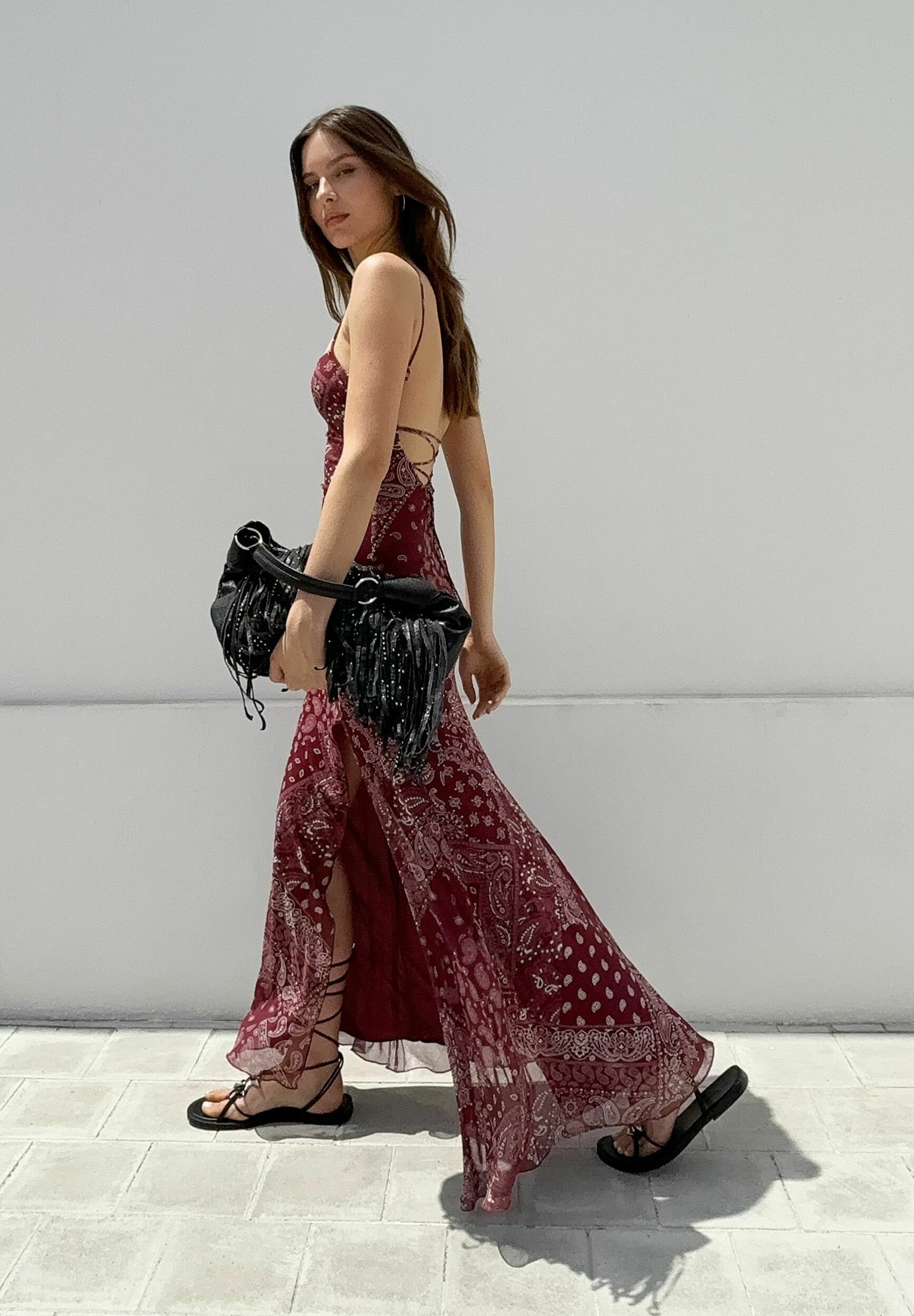Abito lungo Bershka PRINTED - rosso scuro