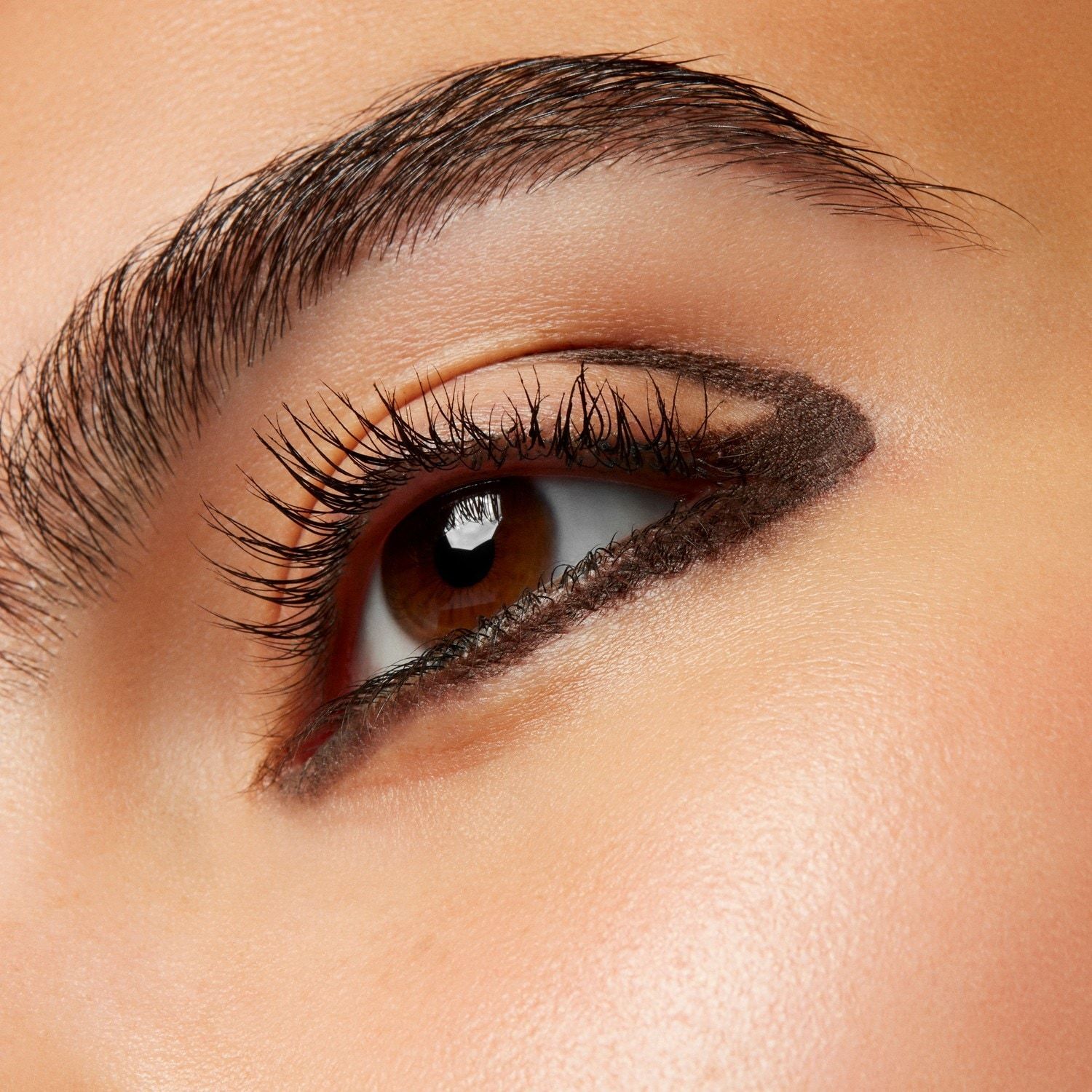 MAC akių pieštuko spalvos „Excess Gen“ akių kontūro pieštukas – 0,35 g