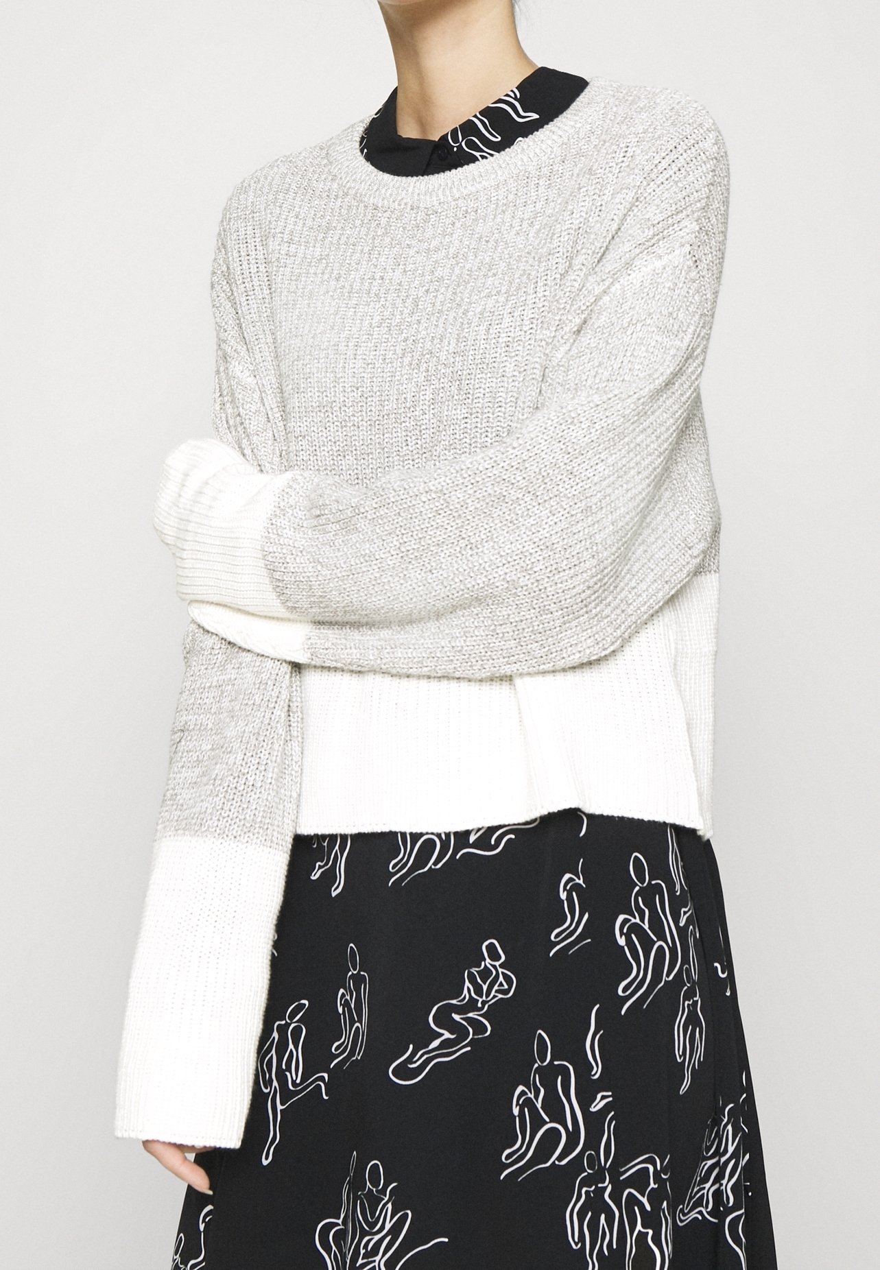 Parillinen ja pariton neulepusero - harmaa