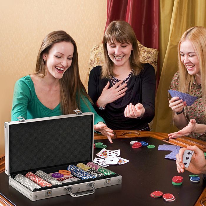 Set da Poker - Kit da Poker Completo - SPORTNOW - 300 Chip, 5 Dadi, 2 Mazzi di Carte, Tappetino in Feltro - Alluminio - Grigio