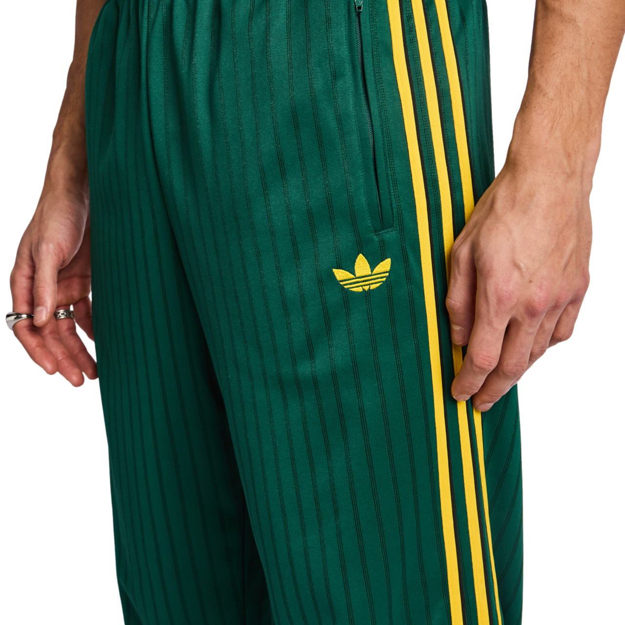 adidas Firebird Loose Pinstripes -shortsit