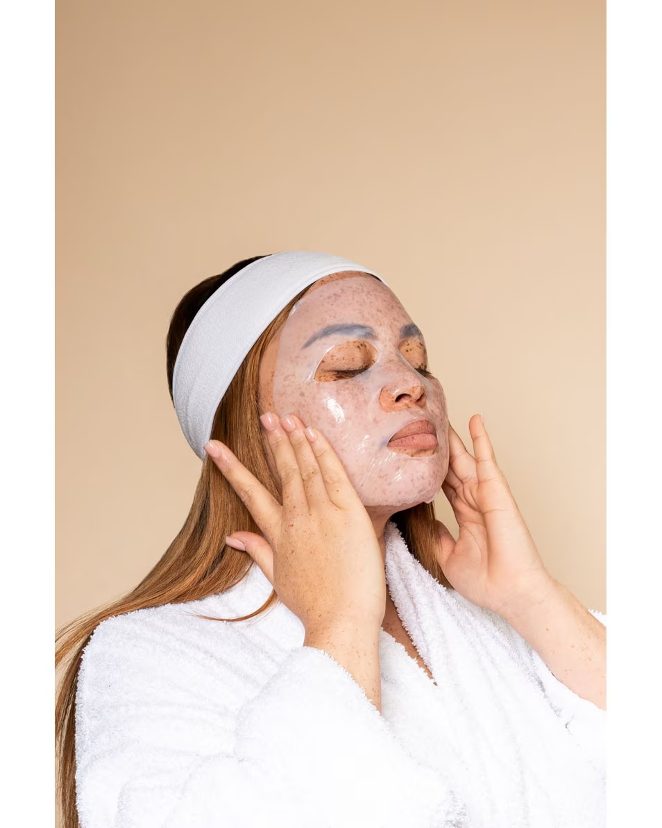 QUEEN TARZI NATURAL GLAM Η ΑΠΑΛΗ ΜΑΣΚΑ ΦΥΛΛΩΝ