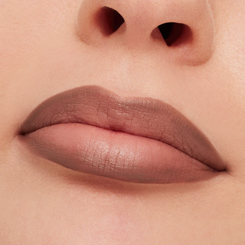 Tužka na rty MAC Cosmetics od značky Lip Pencil.