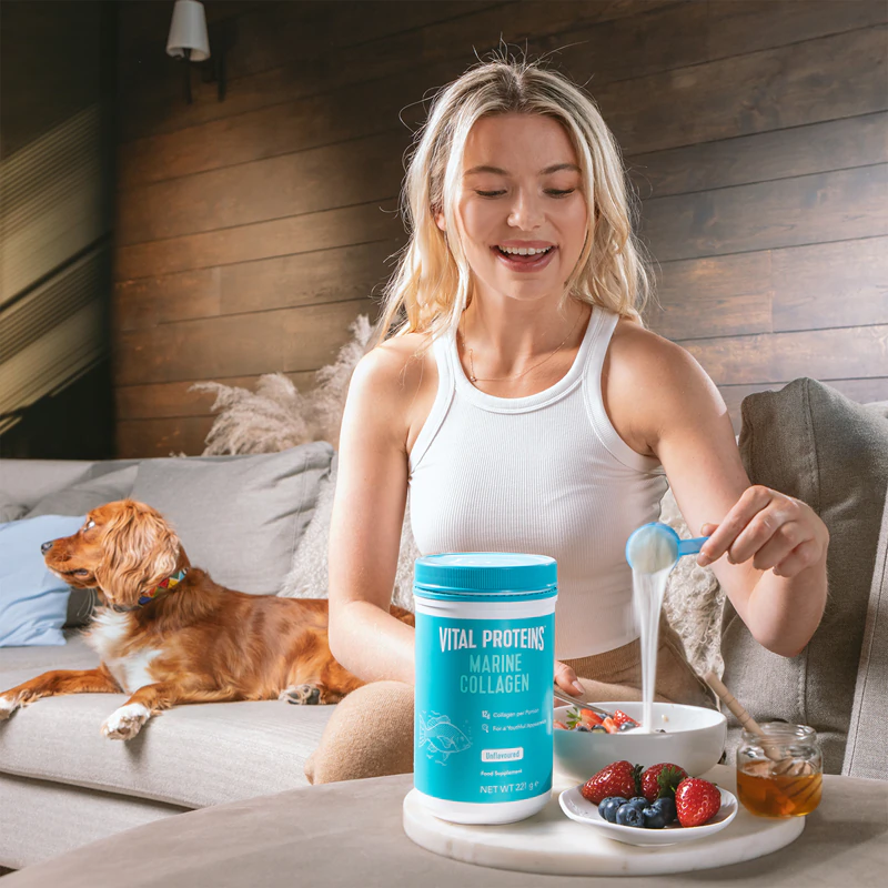Suplemento alimentar de colágeno marinho Vital Proteins para cabelos, pele e unhas bonitos.