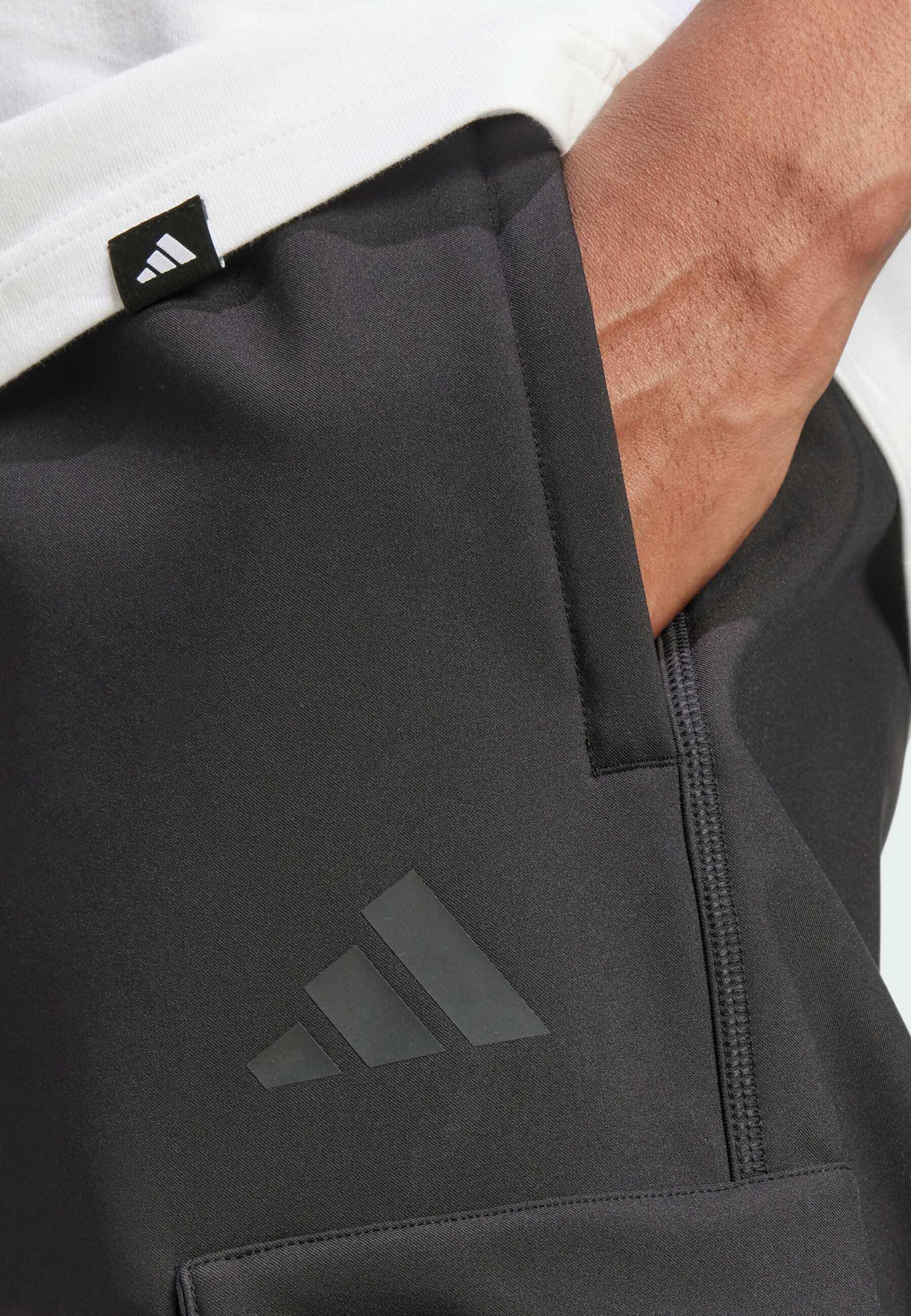 adidas Sportswear CITY ESCAPE PREMIUM CARGO - Melegítőalsó - fekete