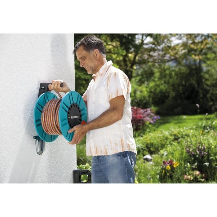 GARDENA Dévidoir mural Classic 60 – Longueur 60m max – Adapté tout diamètre – Kit complet prêt à l’emploi – Garantie 5 ans