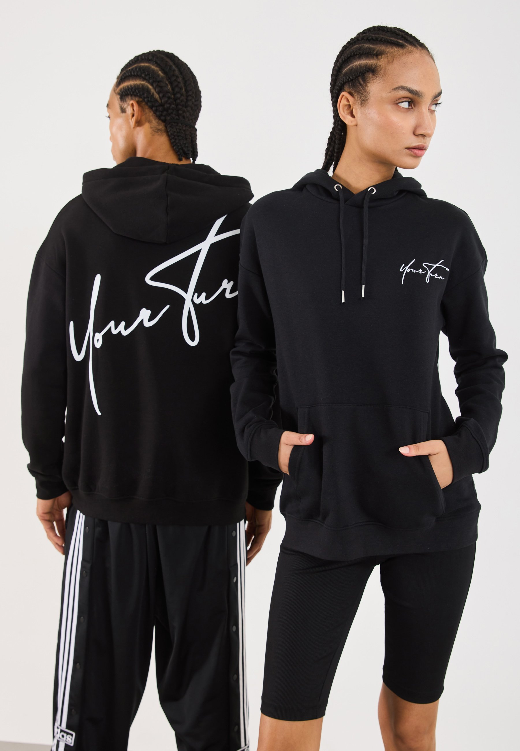YOURTURN UNISEX - Pulover s kapuco - črna