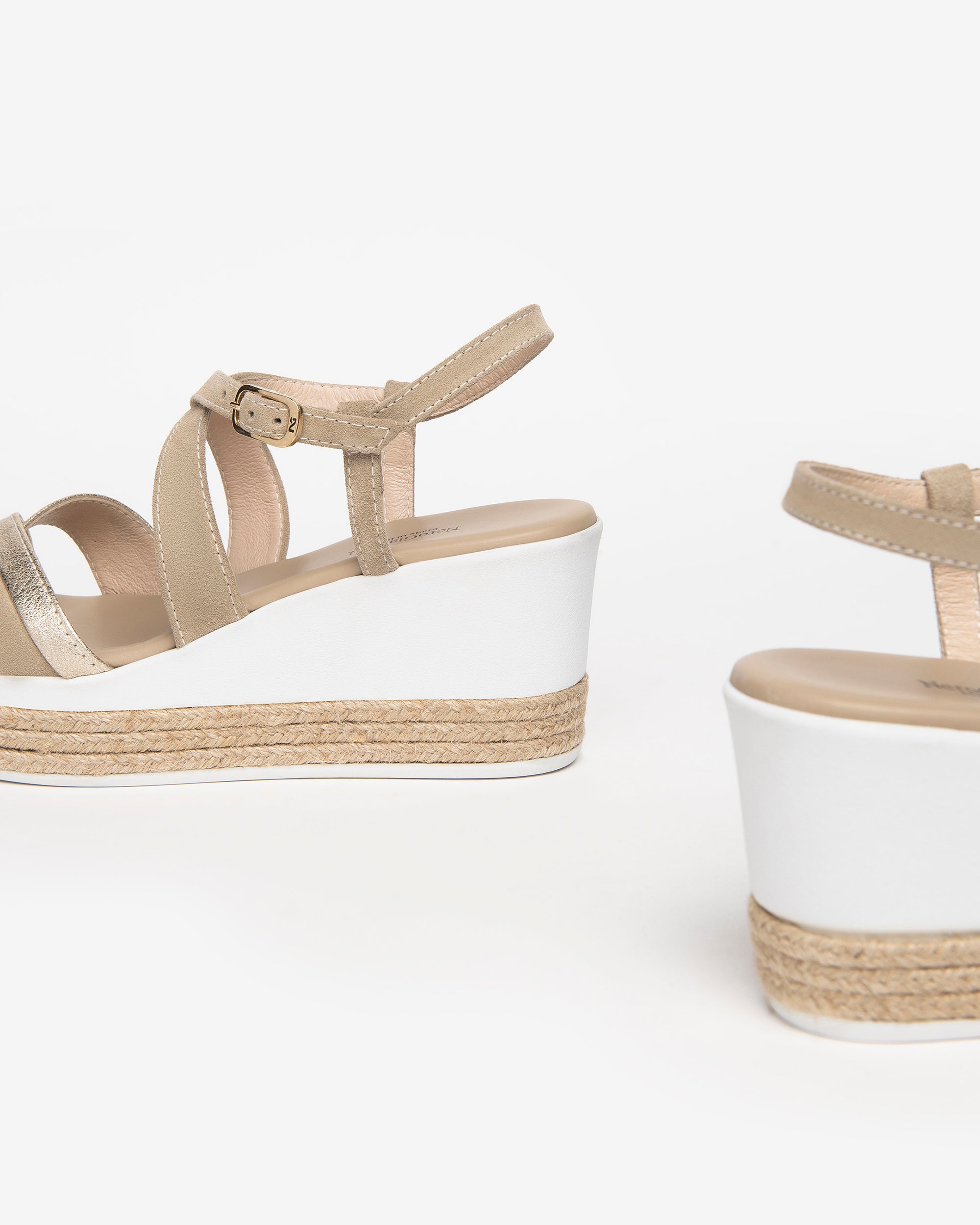  Damen-Sandalen aus Wildleder und Leder