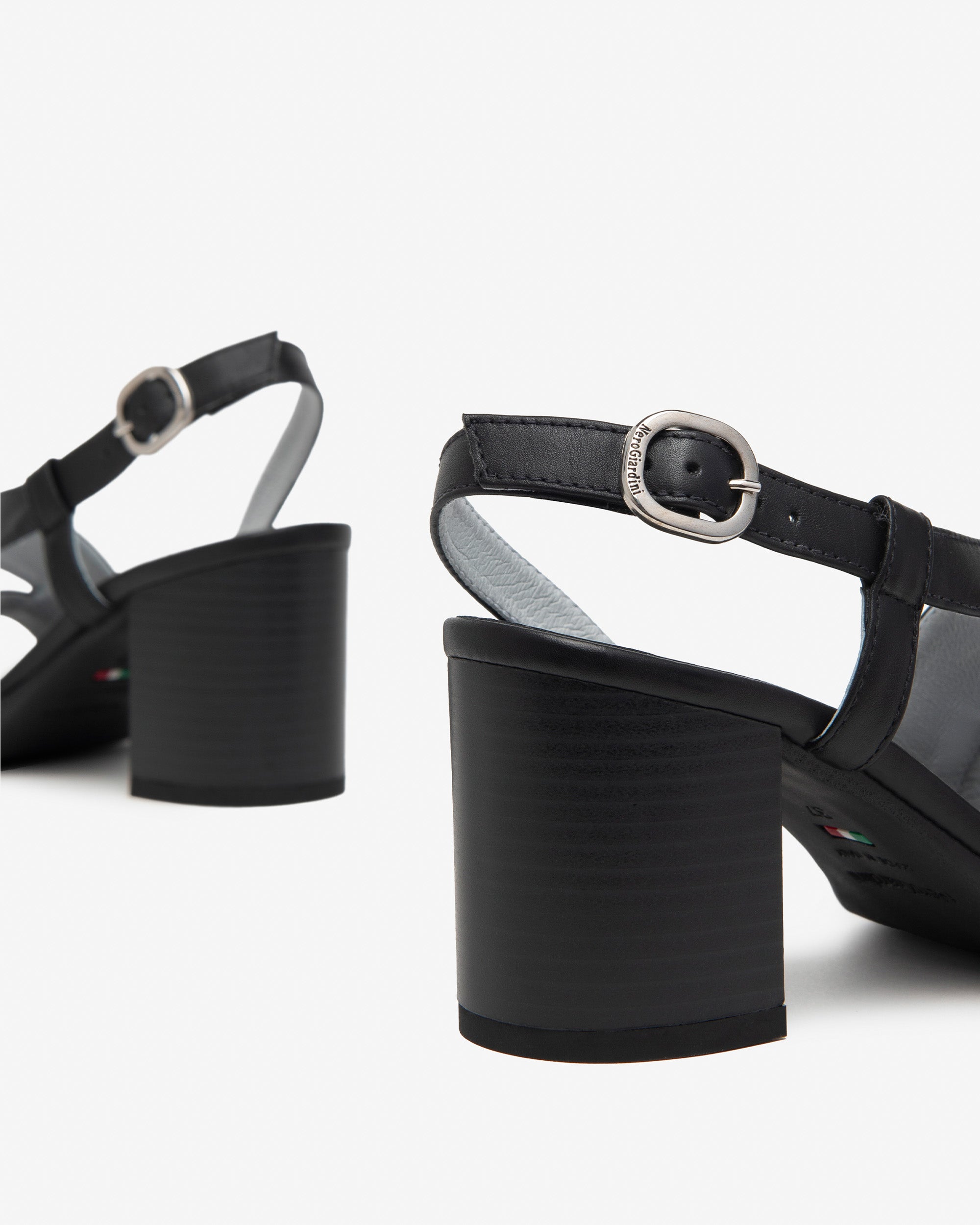  Sandales en cuir pour femmes