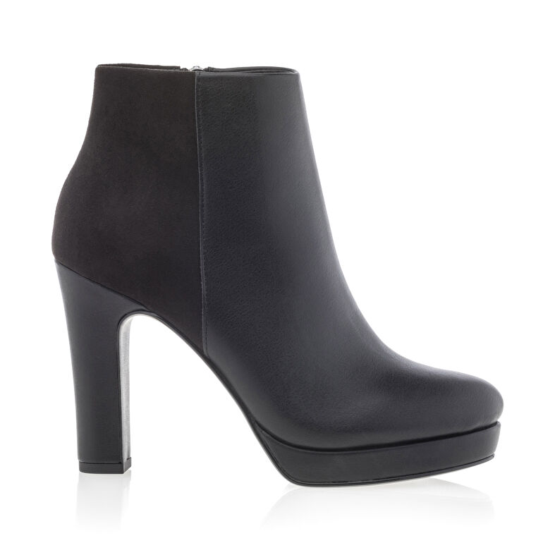  Botas negras de mujer / Botines