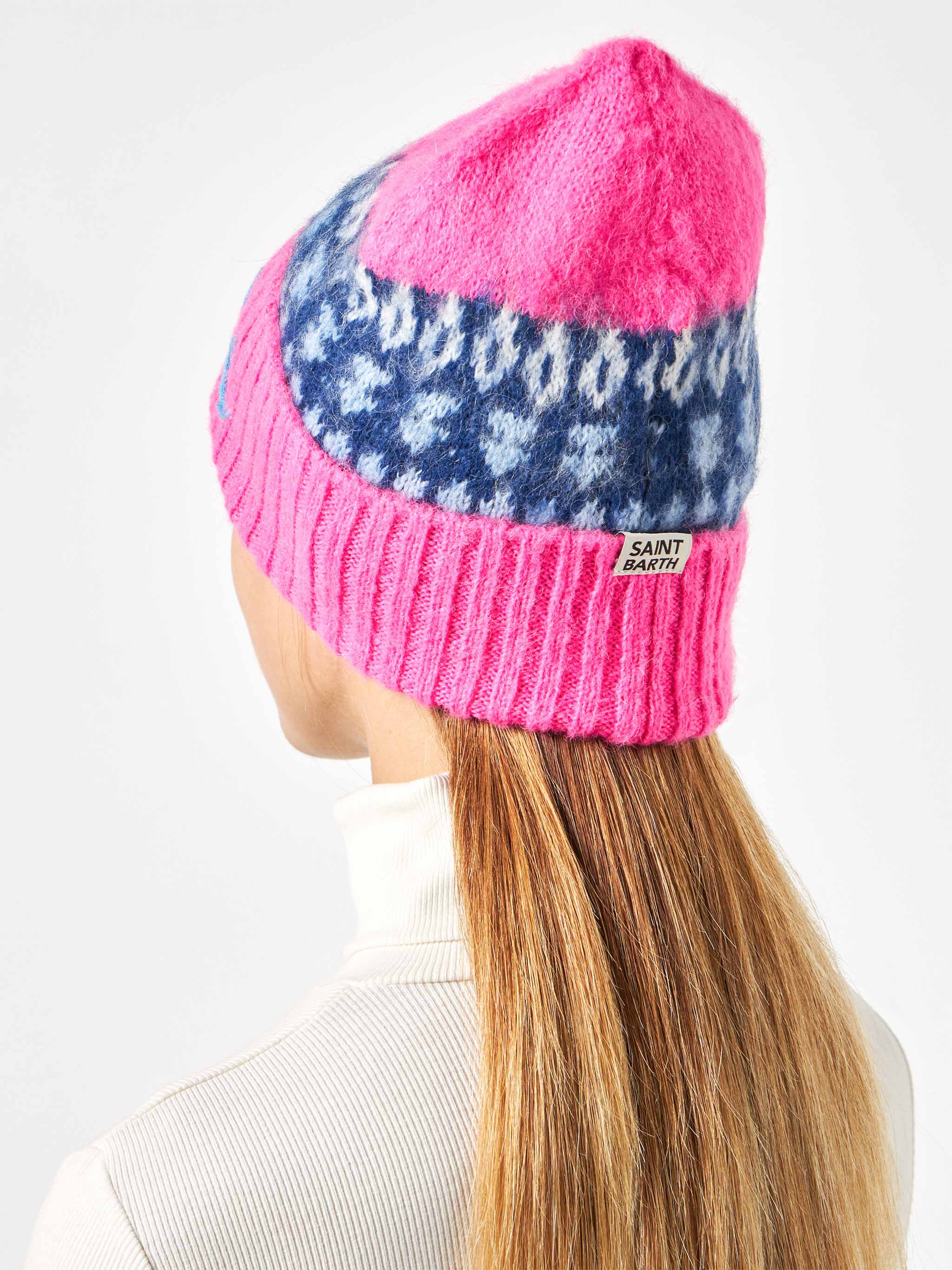 Zachte dameshoed met Scandinavische jacquardprint