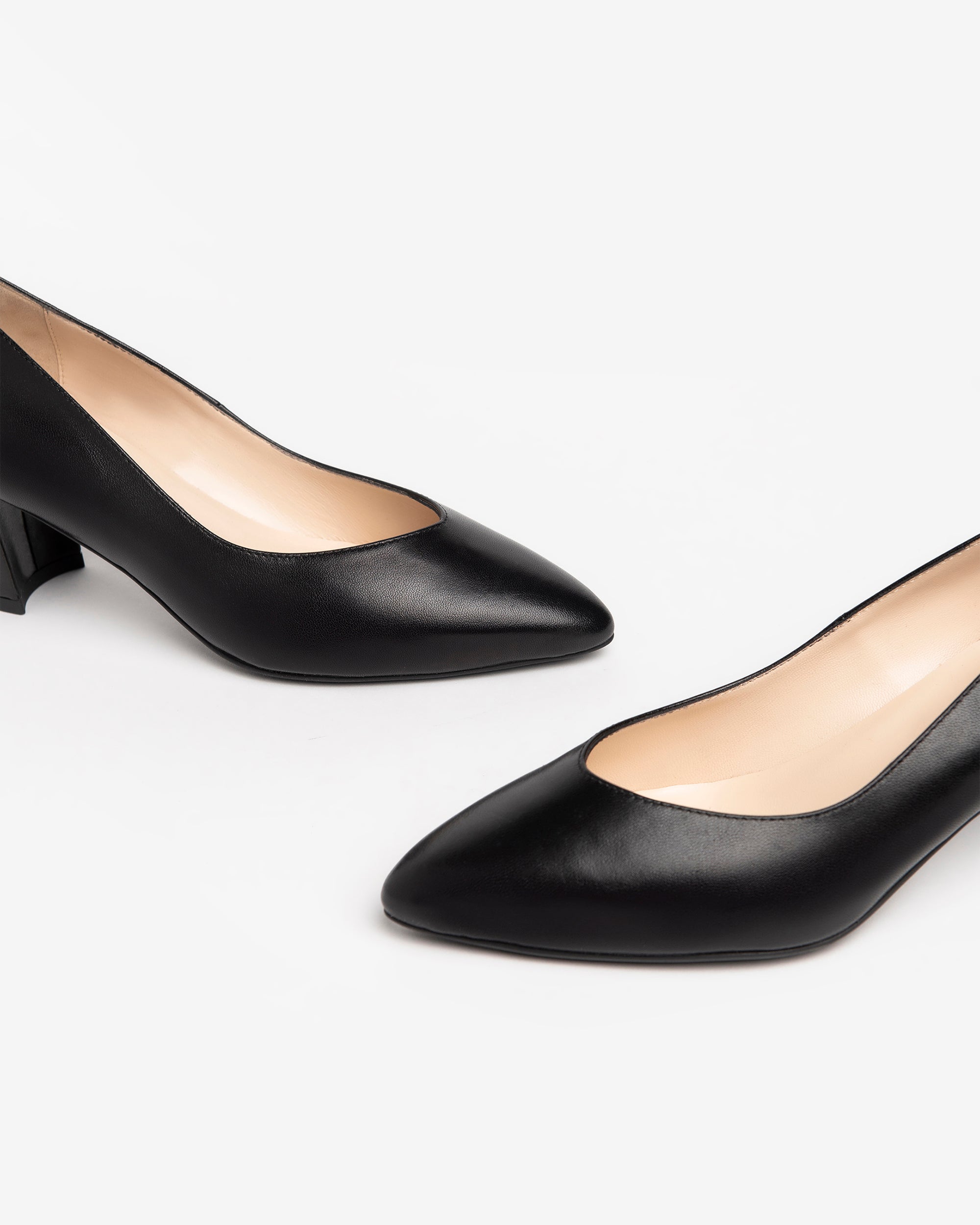  Damen-Pumps aus Leder