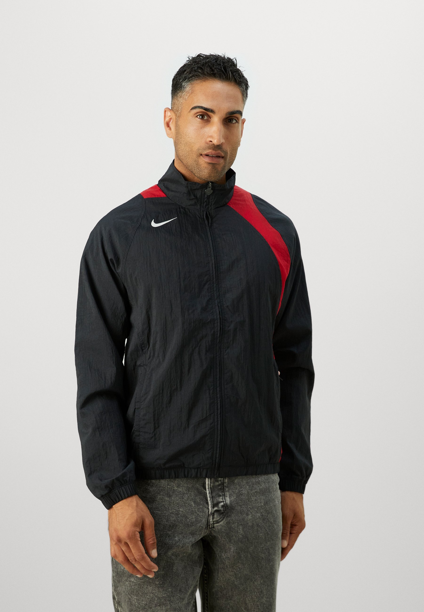 Veste Nike Performance TOTAL 90 - Veste d'entraînement - Noir/Rouge gym