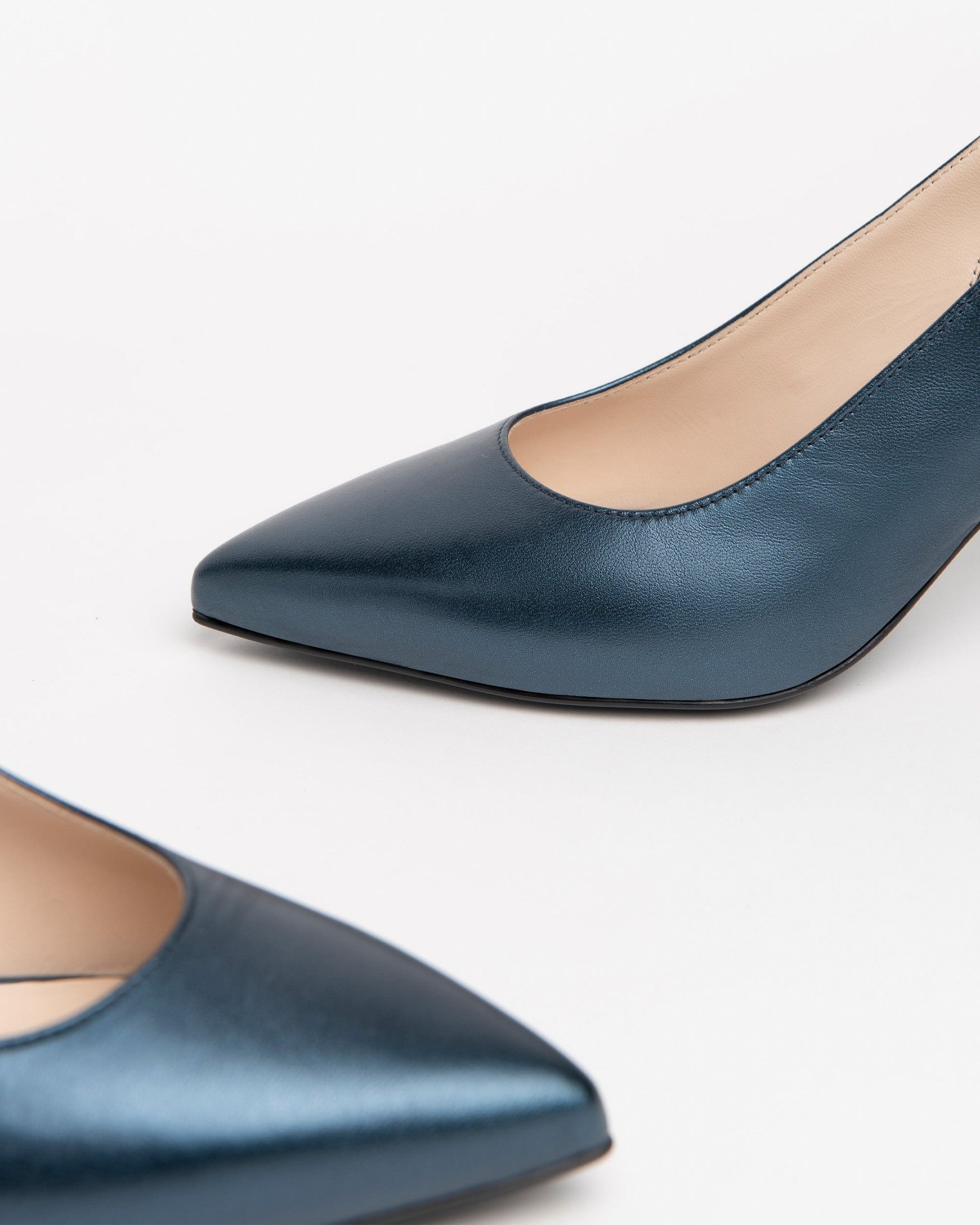  Damen-Pumps aus Leder