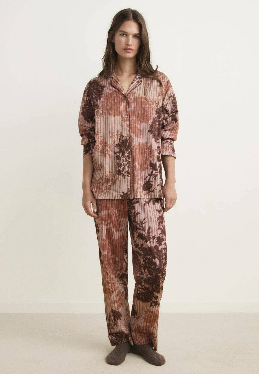 Manga COM ESTAMPA DESFIADA - Blusa de pijama - marrom