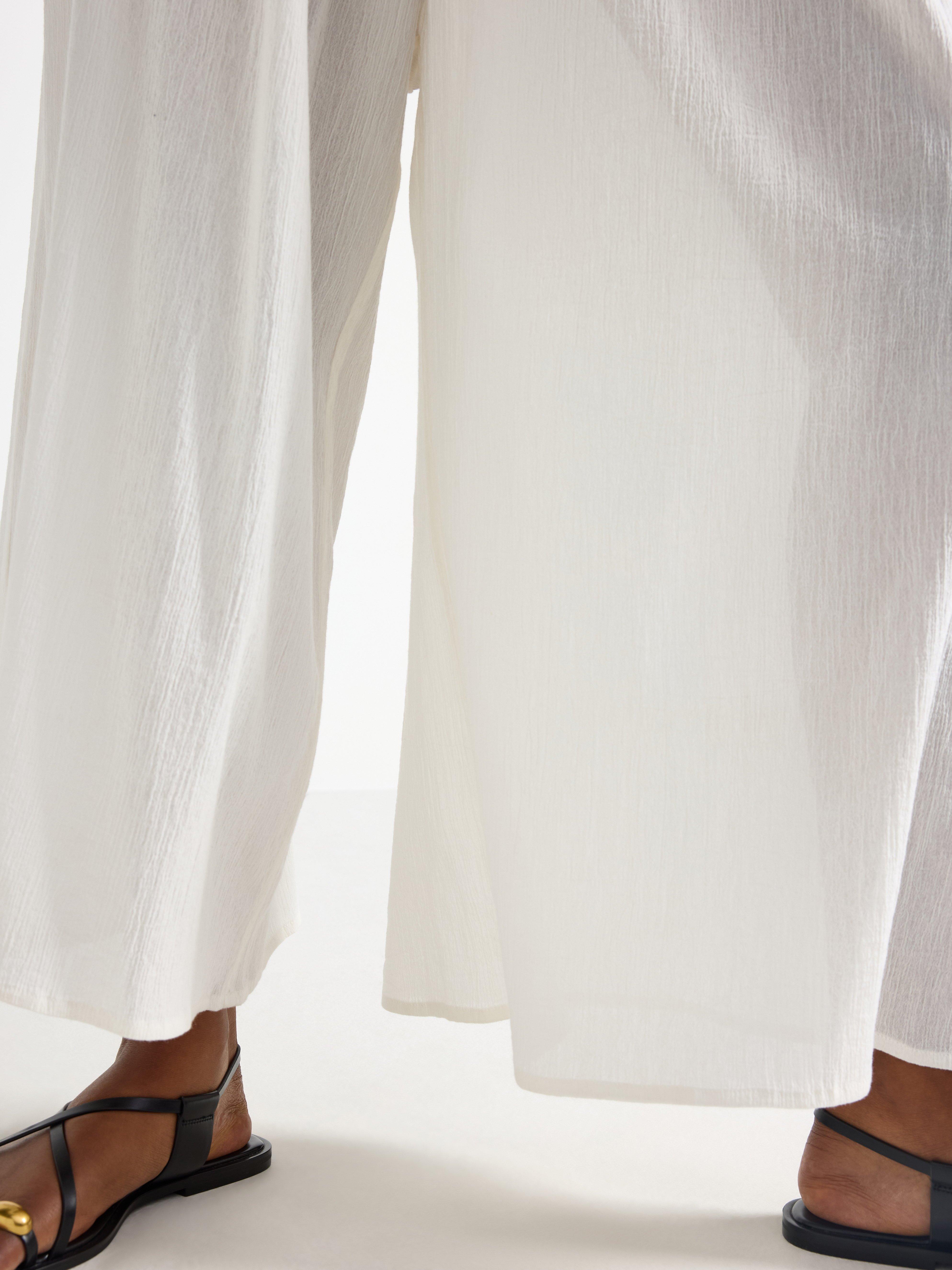 Pantalones anchos cortos blancos