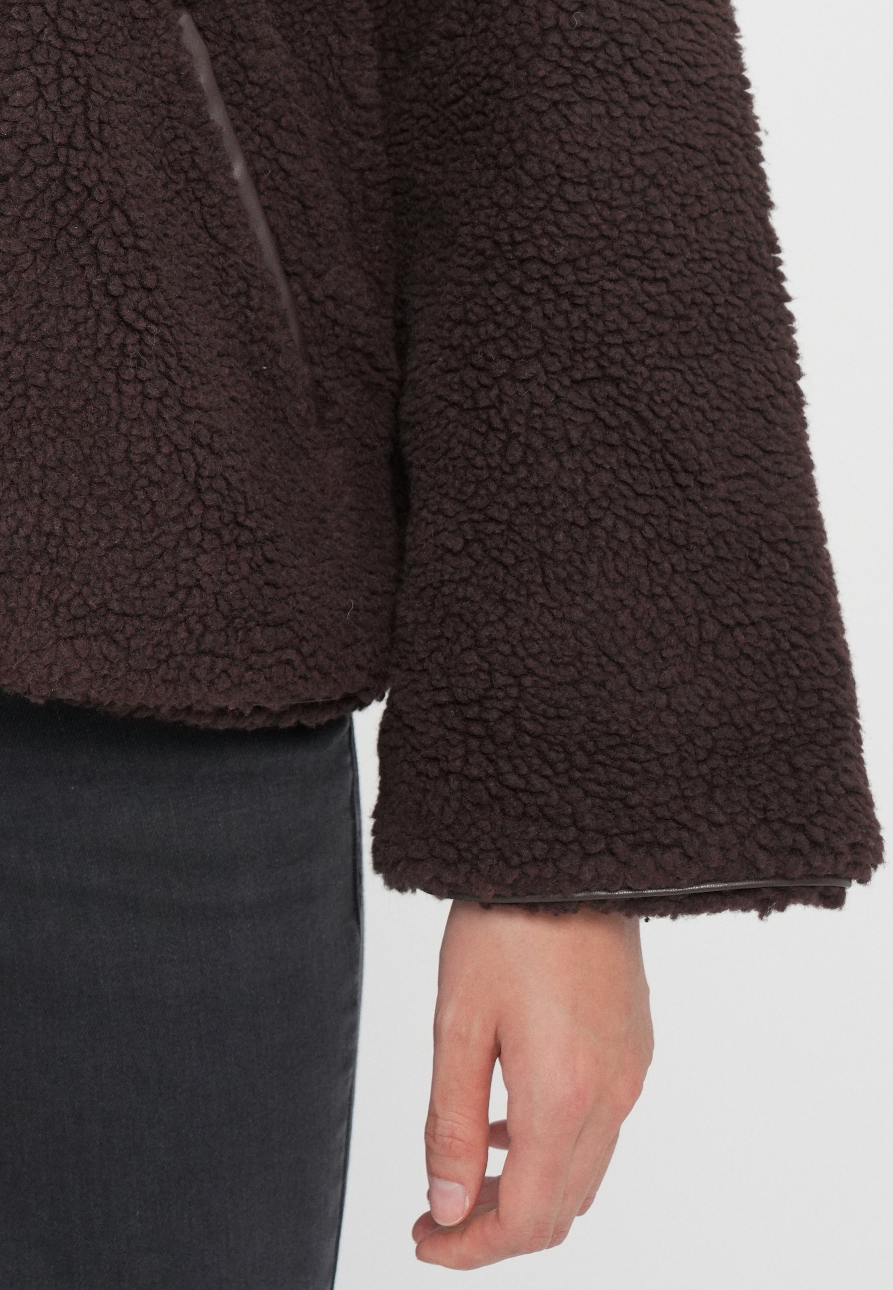 Vero Moda VMCINDY TEDDY JACKET - Lehká bunda - chocolate martini