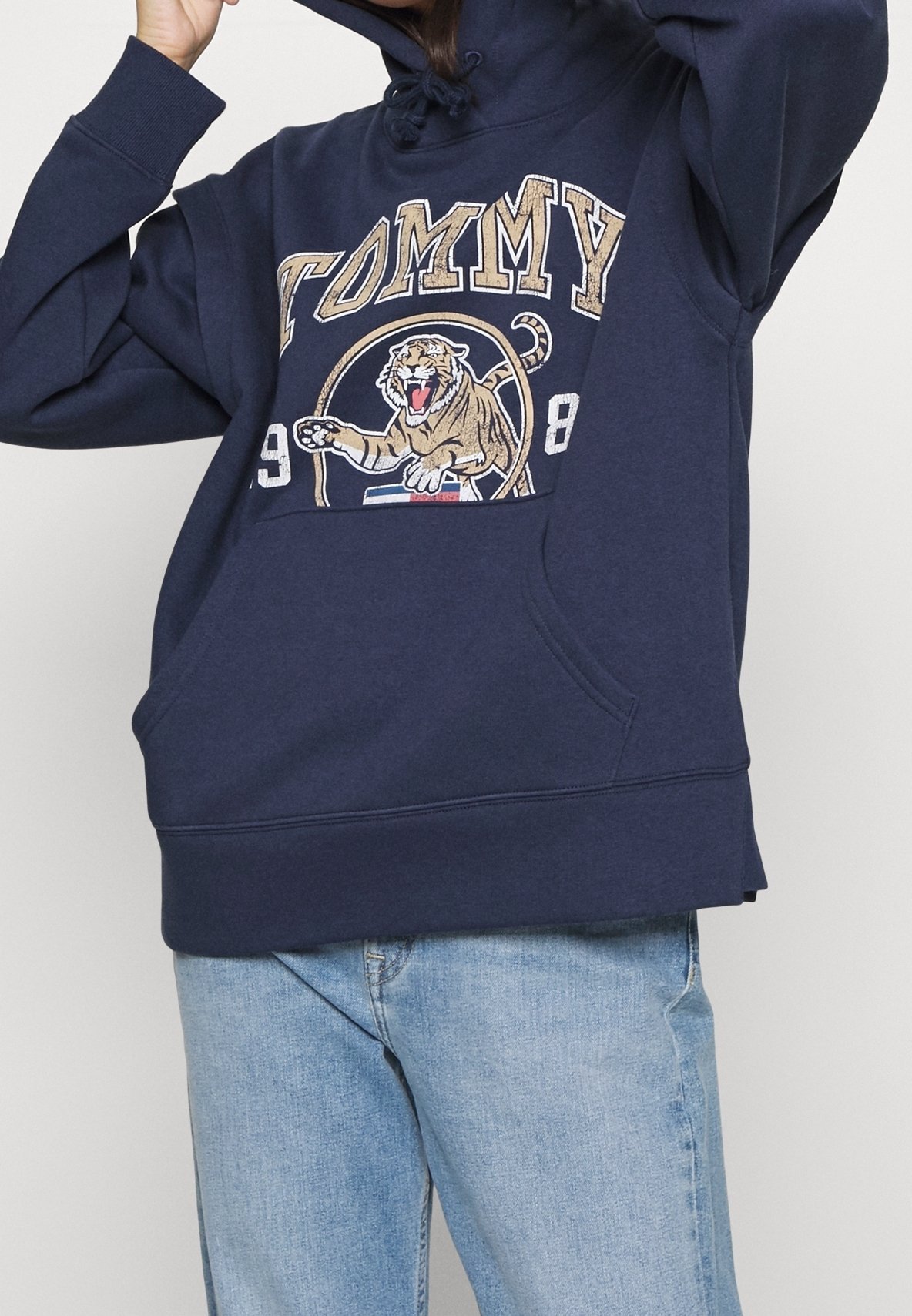 Felpa con cappuccio Tommy Jeans - blu scuro
