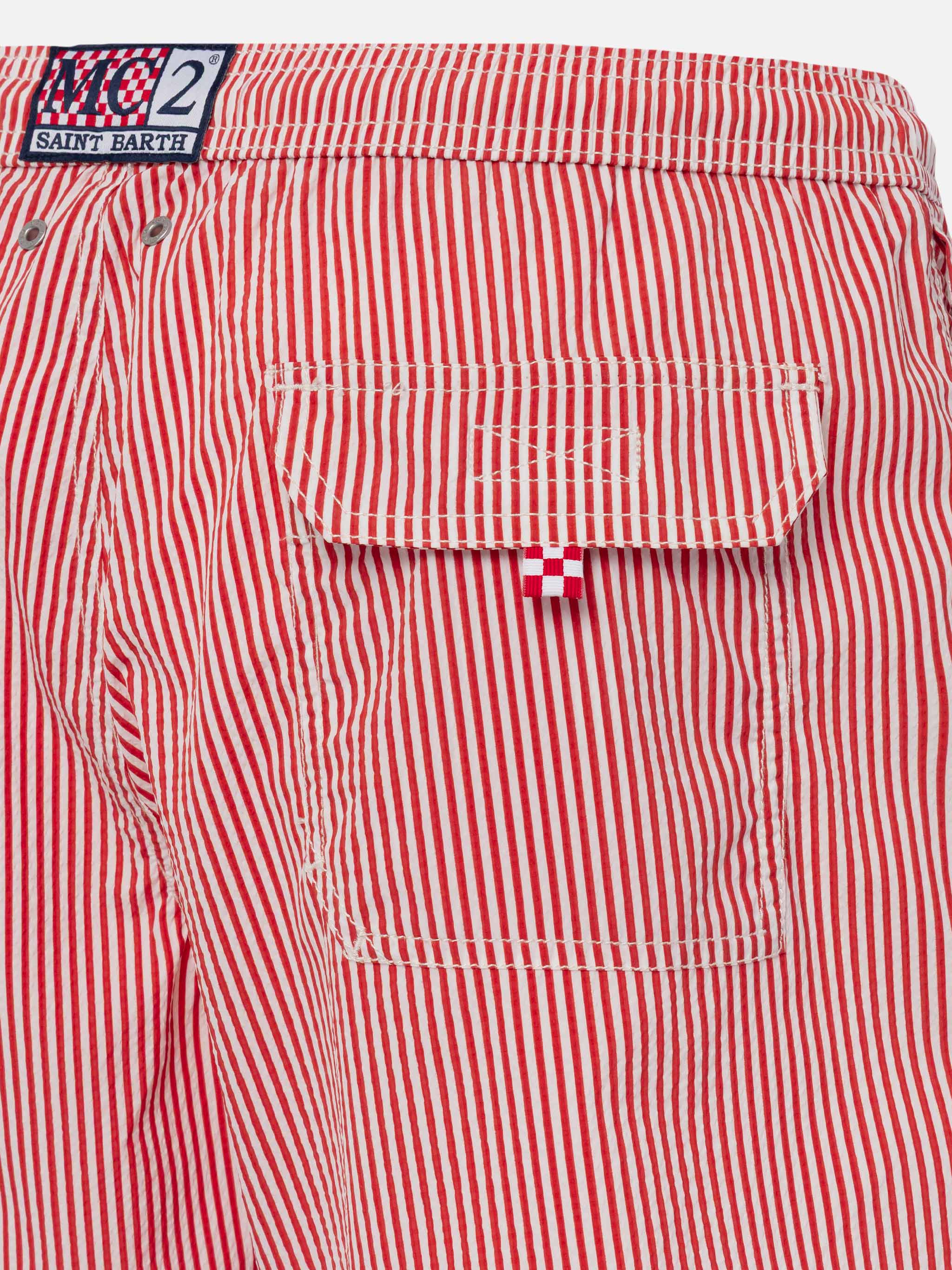 Costume classico leggero Patmos in seersucker a righe rosse