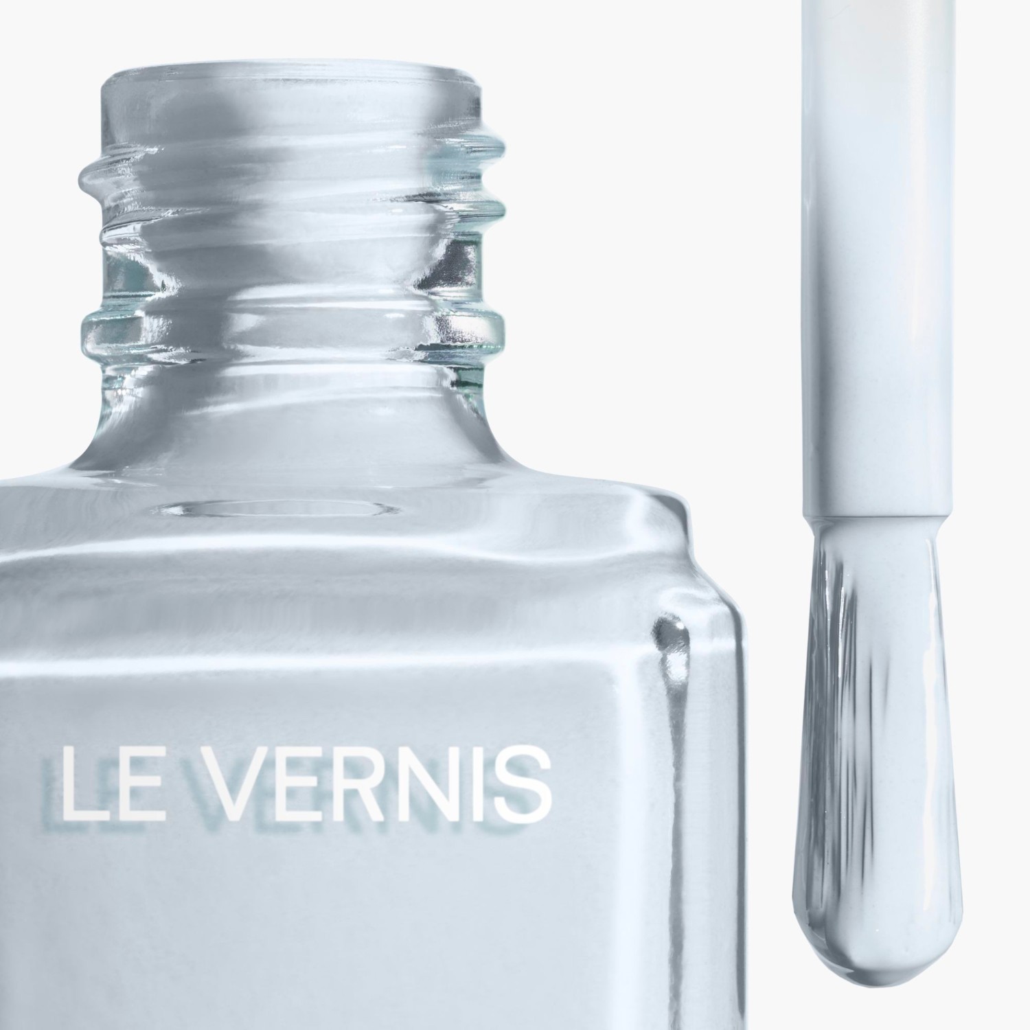 CHANEL lak za nokte LE VERNIS DUGOTRAJNA BOJA I SJAJ - 13 ml