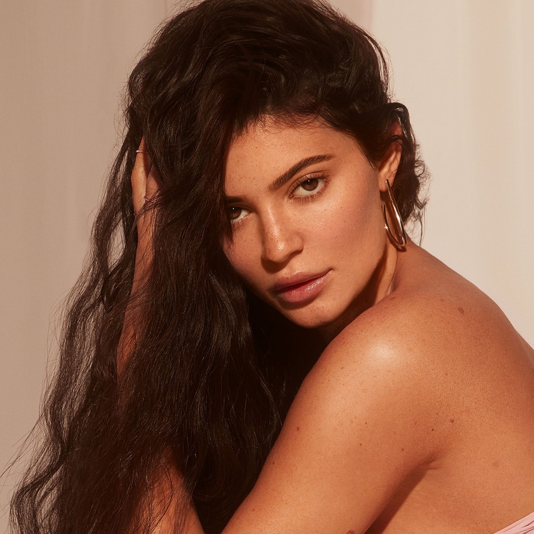 KYLIE SKIN lūpų aliejus, būtinas pasirinkimas. Kylie Skin lūpų aliejus – lazdyno riešutų kremas, 6 ml – 6 ml