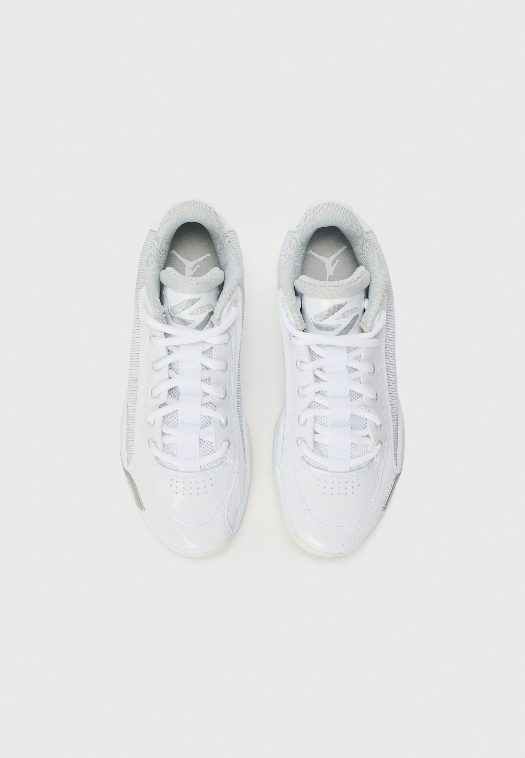 Jordan LUKA .77 OUTDOOR - Basketbalschoenen - wit/grijs fog