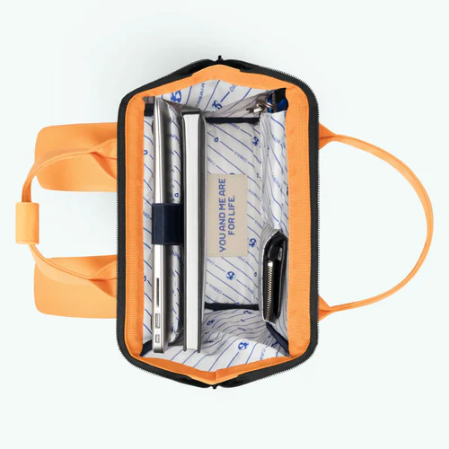 Cabaia Omis Kleiner Abenteurer-Rucksack, Gelb