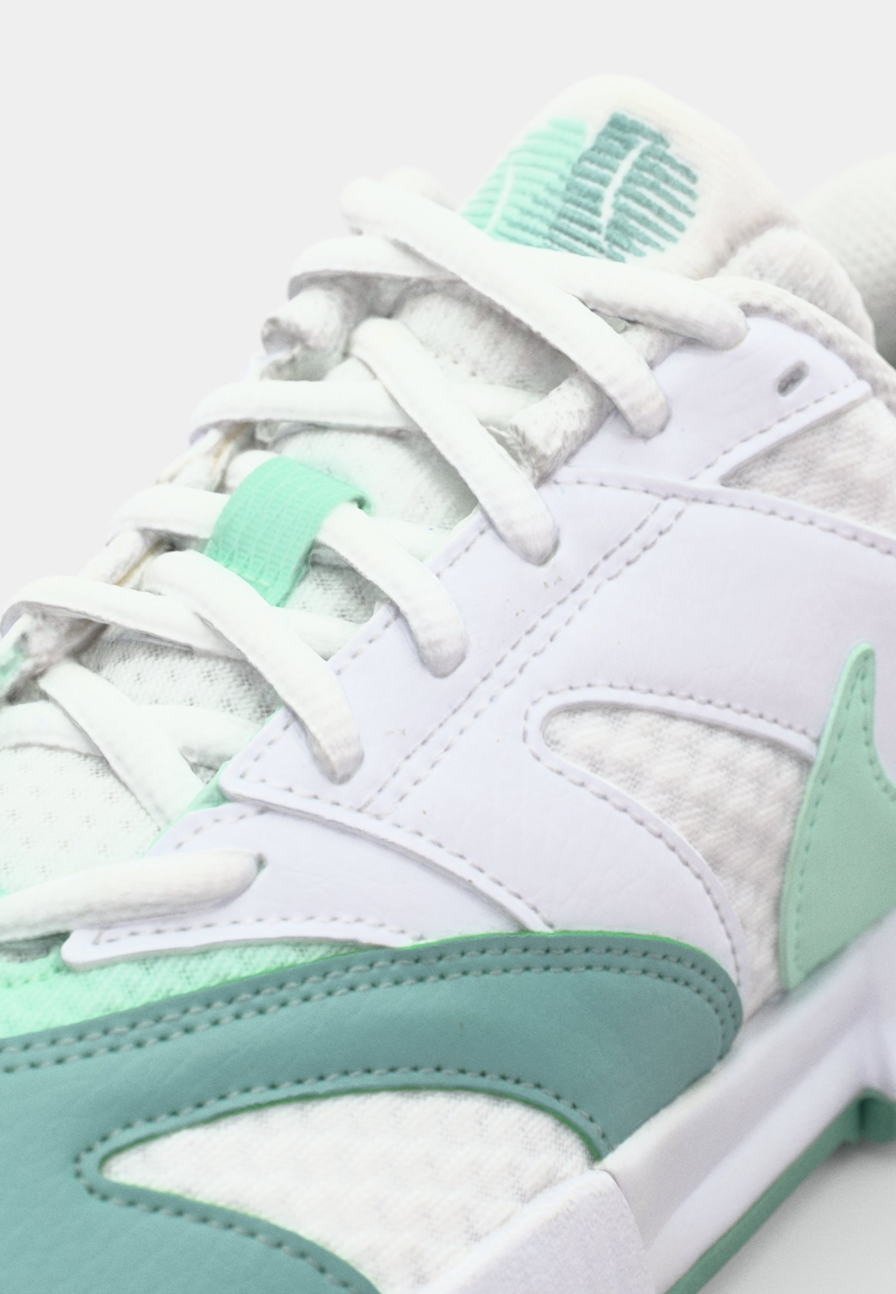 Nike Performance COURT LITE 4 - Buty tenisowe na różne nawierzchnie - białe/miętowe z pianki/armatnie