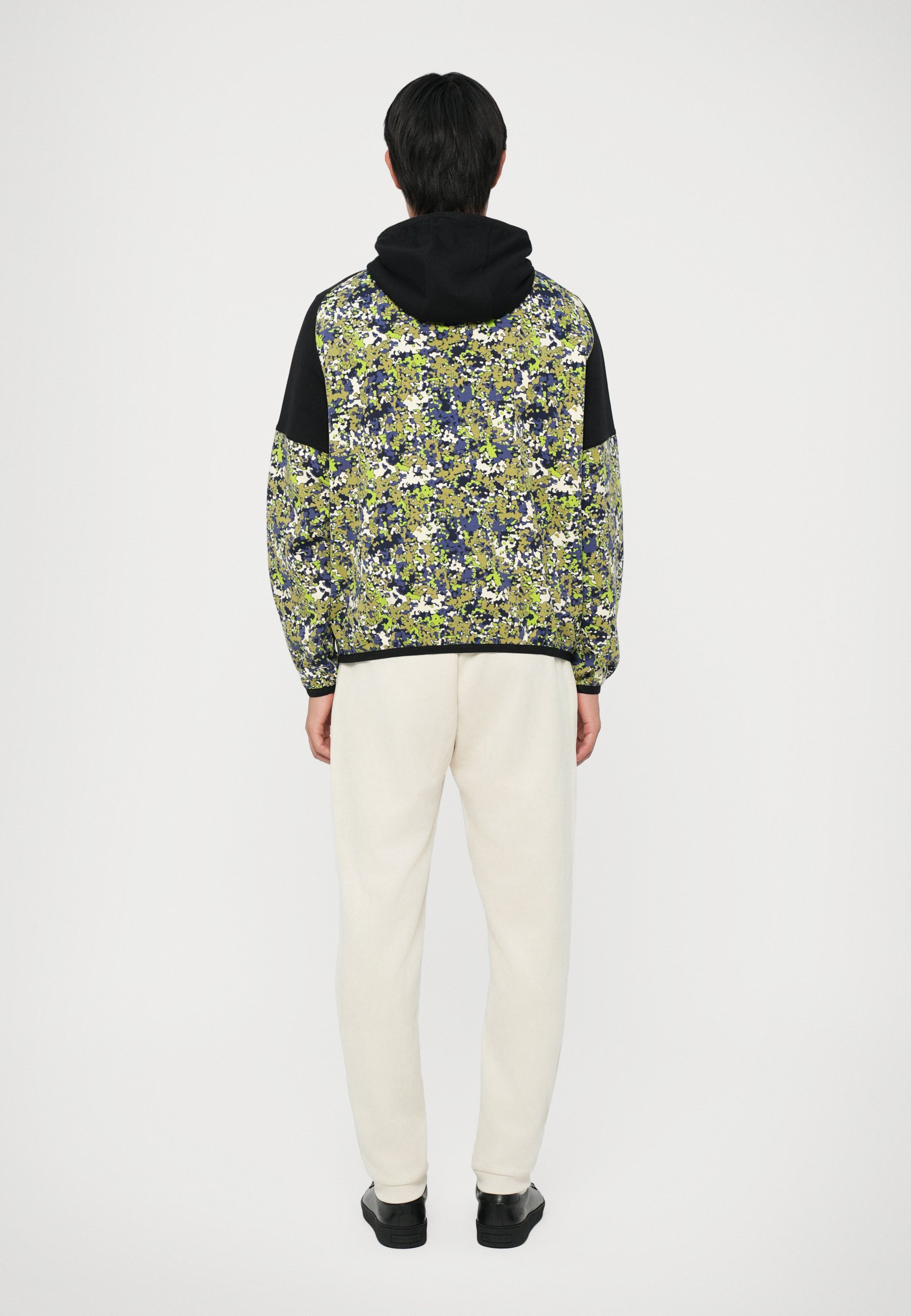 EA7 Emporio Armani TRAIN VISIBILITY HOODIE GRAPHIC - Mikina na zips - efektná zelená