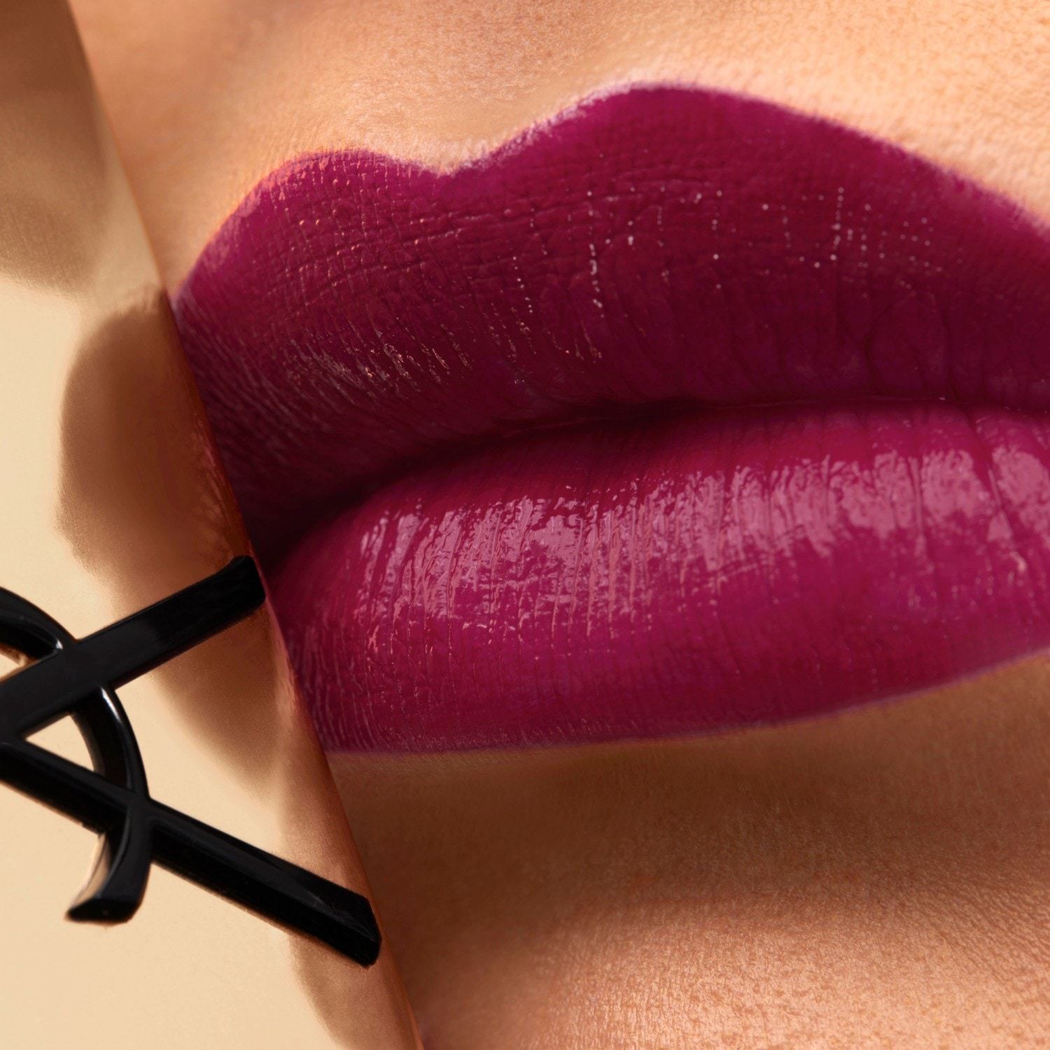Yves Saint Laurent lūpų dažai Musthaves Rouge Pur Couture - 3,8 g