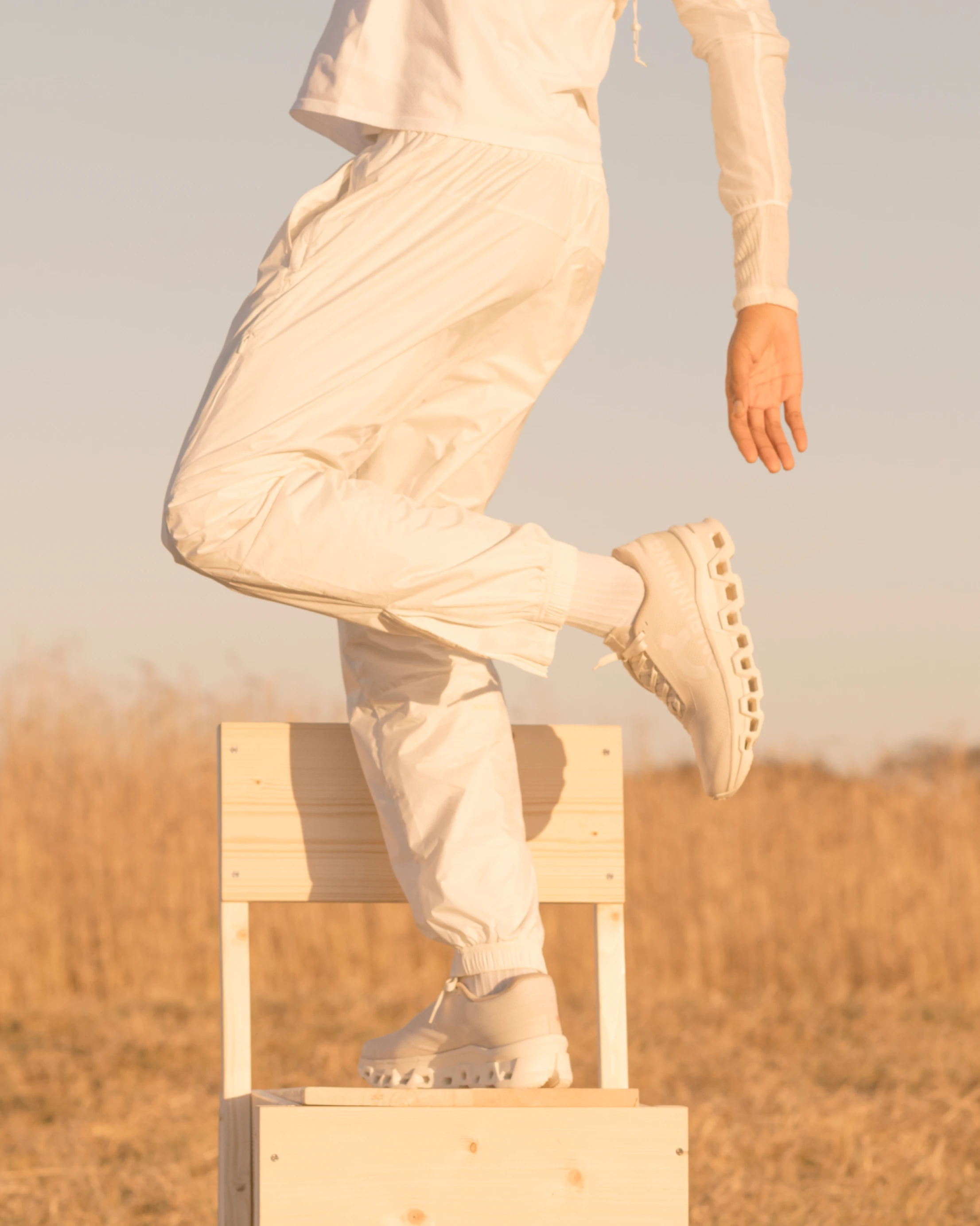On Cloudmonster 2 INVINCIBLE masculino, cor marfim | Branco