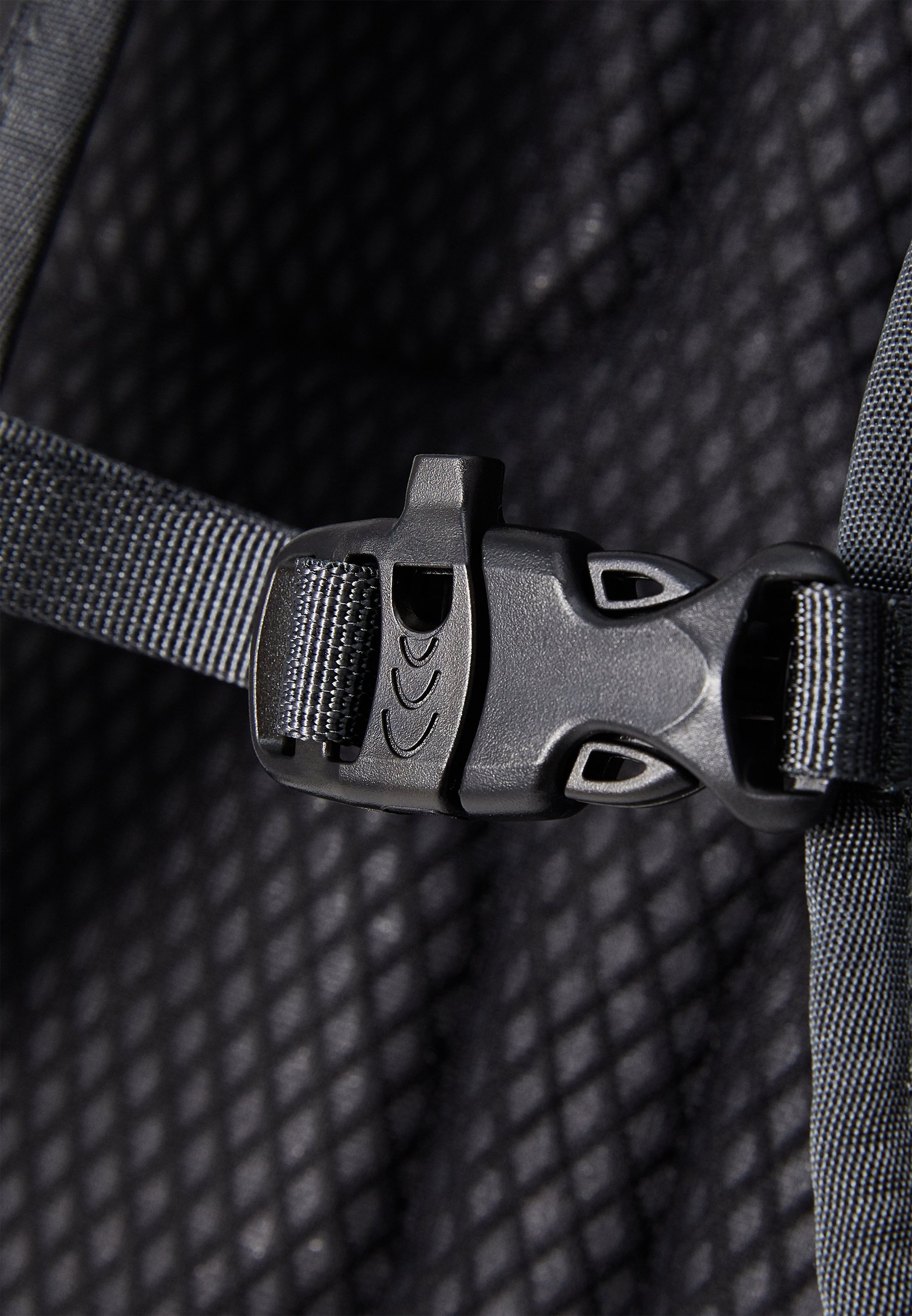 The North Face BASIN 15L Wanderrucksack für Jugendliche (Unisex) – Rucksack – Schwarz/Asphaltgrau