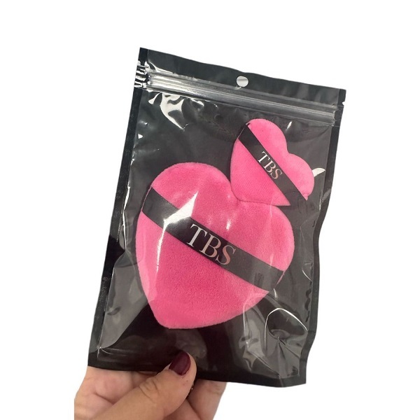Set di 2 piumini da cipria a forma di cuore di The Body Shop.