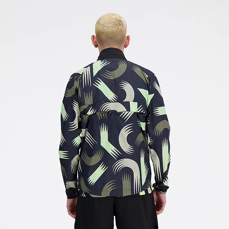 Packbare Laufjacke mit Print von NB Athletics für Herren – SCHWARZ/MULTIFUNKTIONAL