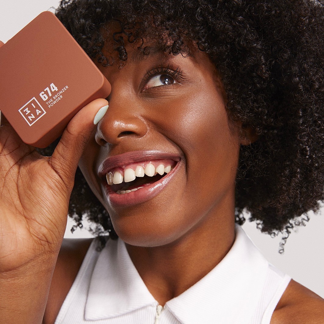3INA Bronzer, matný bronzujúci prášok – 7 g