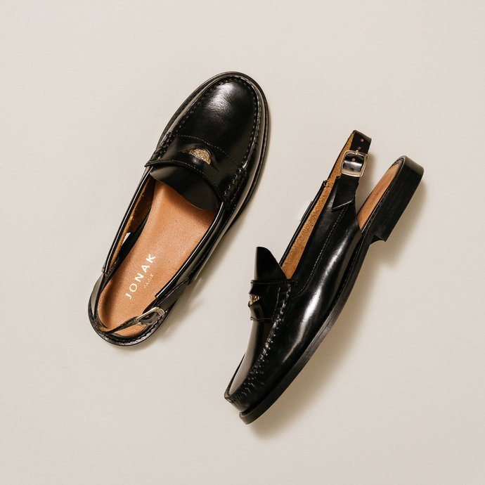 Mocassins slingback et détails dorés  en cuir glacé noir
