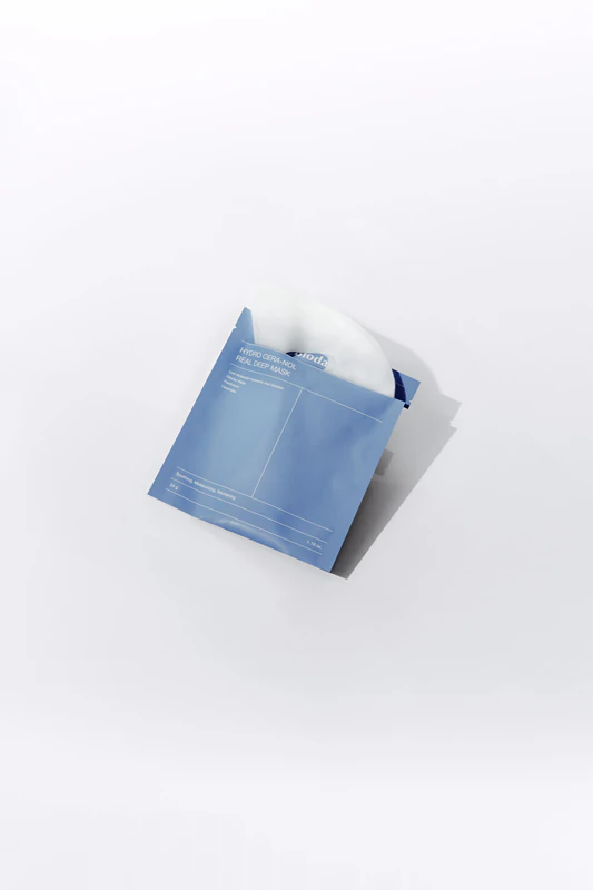 Máscara facial hidratante Biodance Hydro Cera-nol Real Deep Mask com efeito calmante.