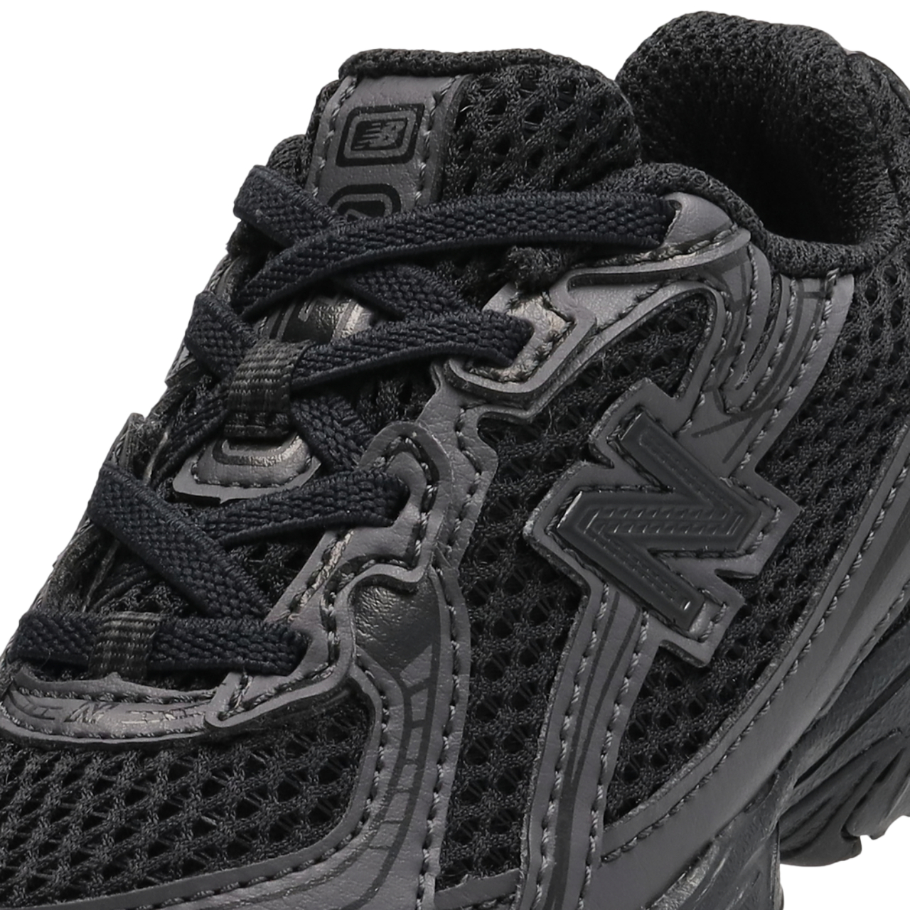 New Balance 740