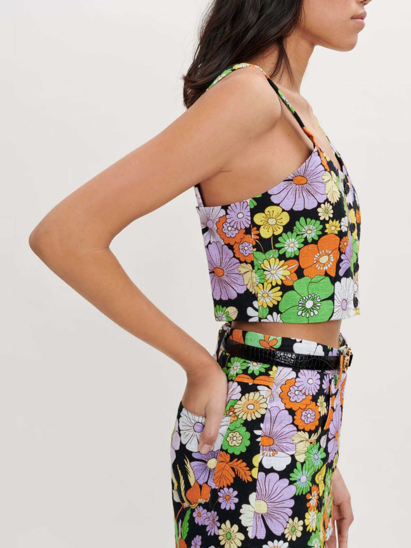 Top scurt cu imprimeu floral - Flower power noir
