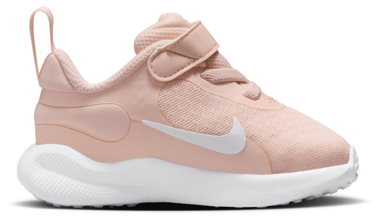Nike Revolution 7