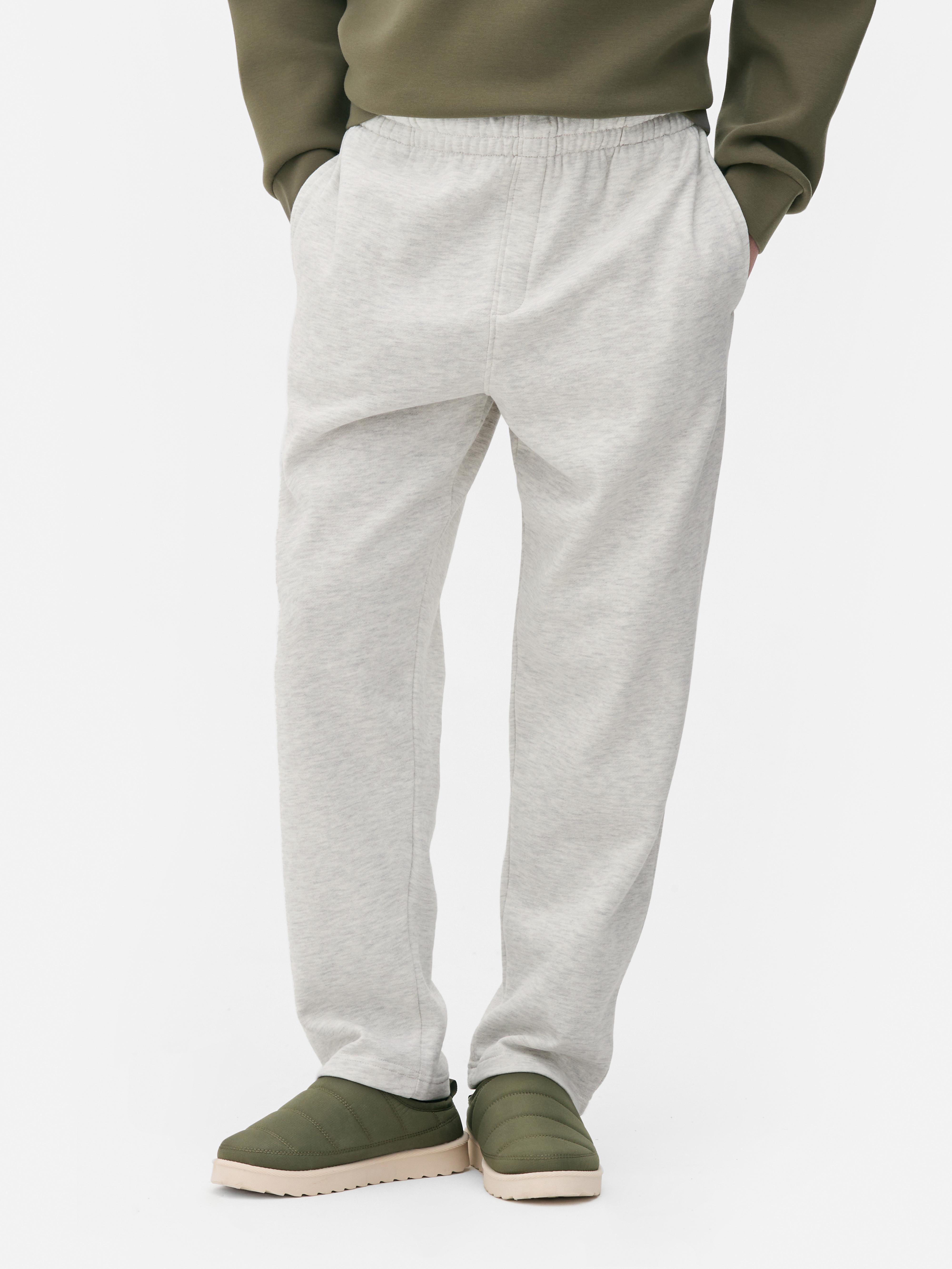 Pantaloni de trening rezistenți, simpli, cu croială dreaptă. Să trecem direct la subiect: acești pantaloni de trening sunt pur și simplu o necesitate.