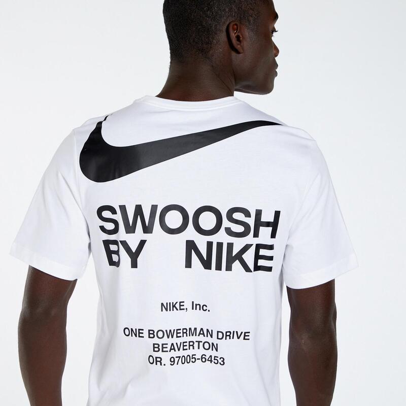  Nike Big Swoosh