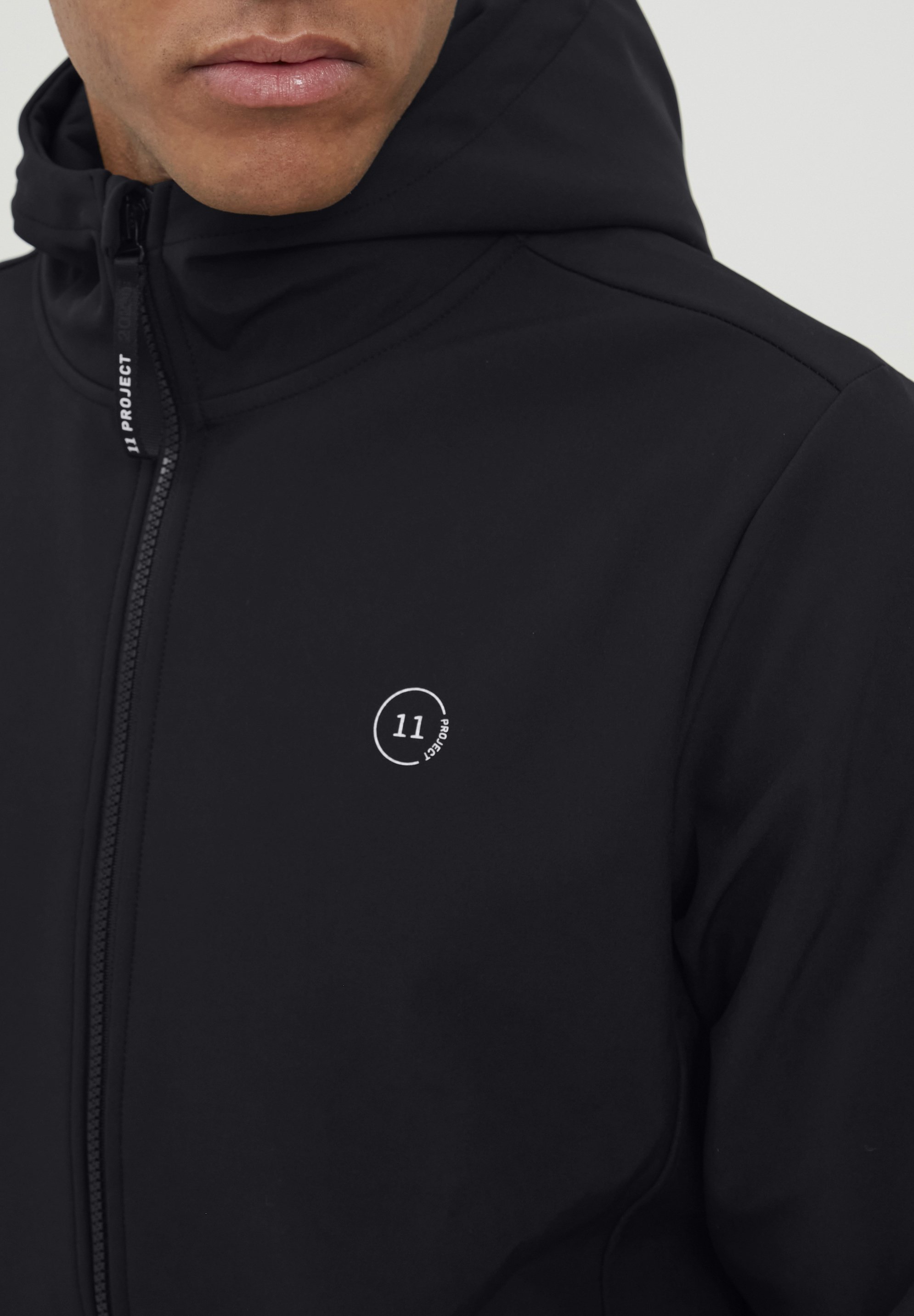 11 Project PRULFERT - Outdoorjas - zwart