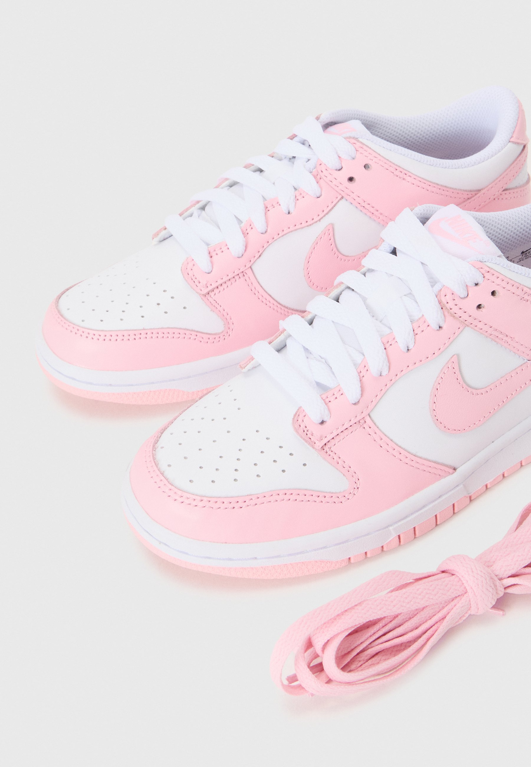 Nike Sportswear DUNK LOW UNISEX - Sneaker - weiß/mittelrosa