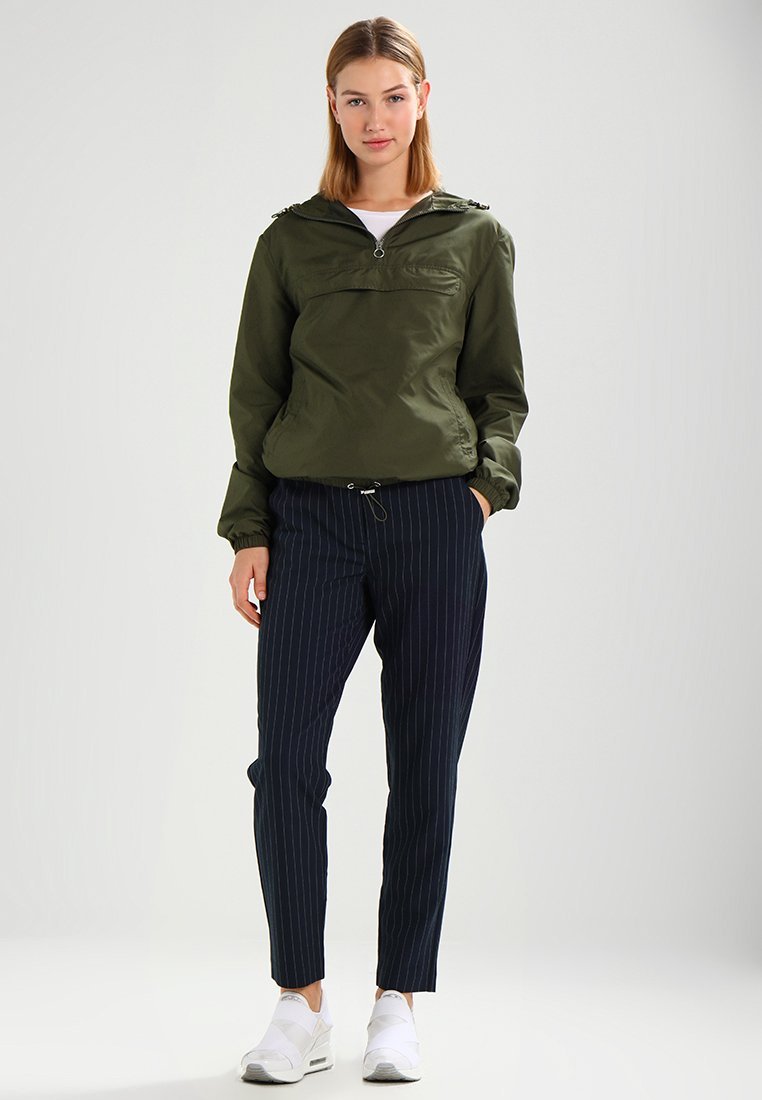 Urban Classics BASIC - Windjack - donker olijfgroen