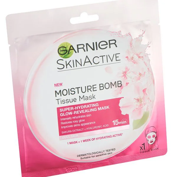 Hydratační pleťová maska Garnier Moisture Bomb Sakura